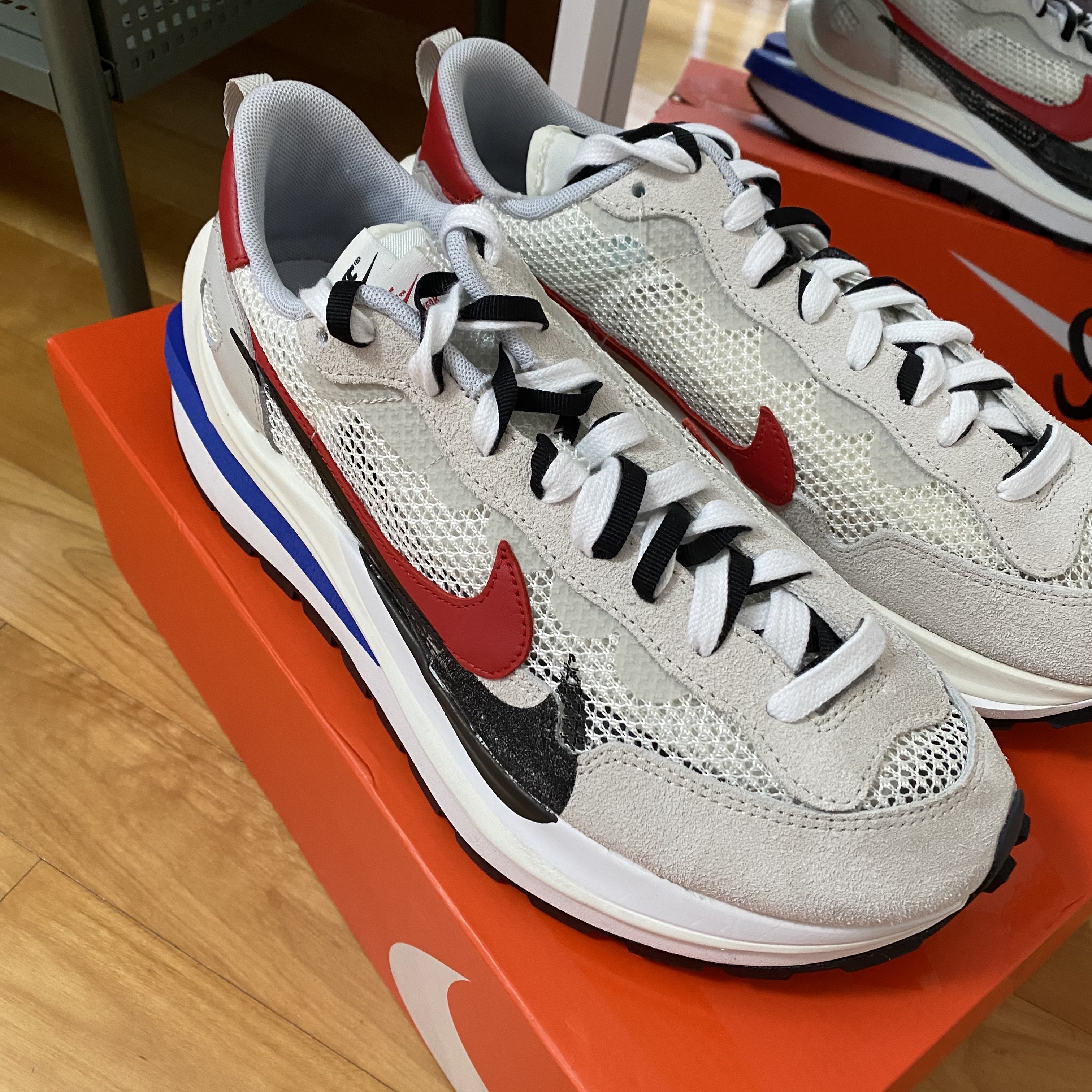 Nike x Sacai VaporWaffle Royal Fuchsia 착용 스타일