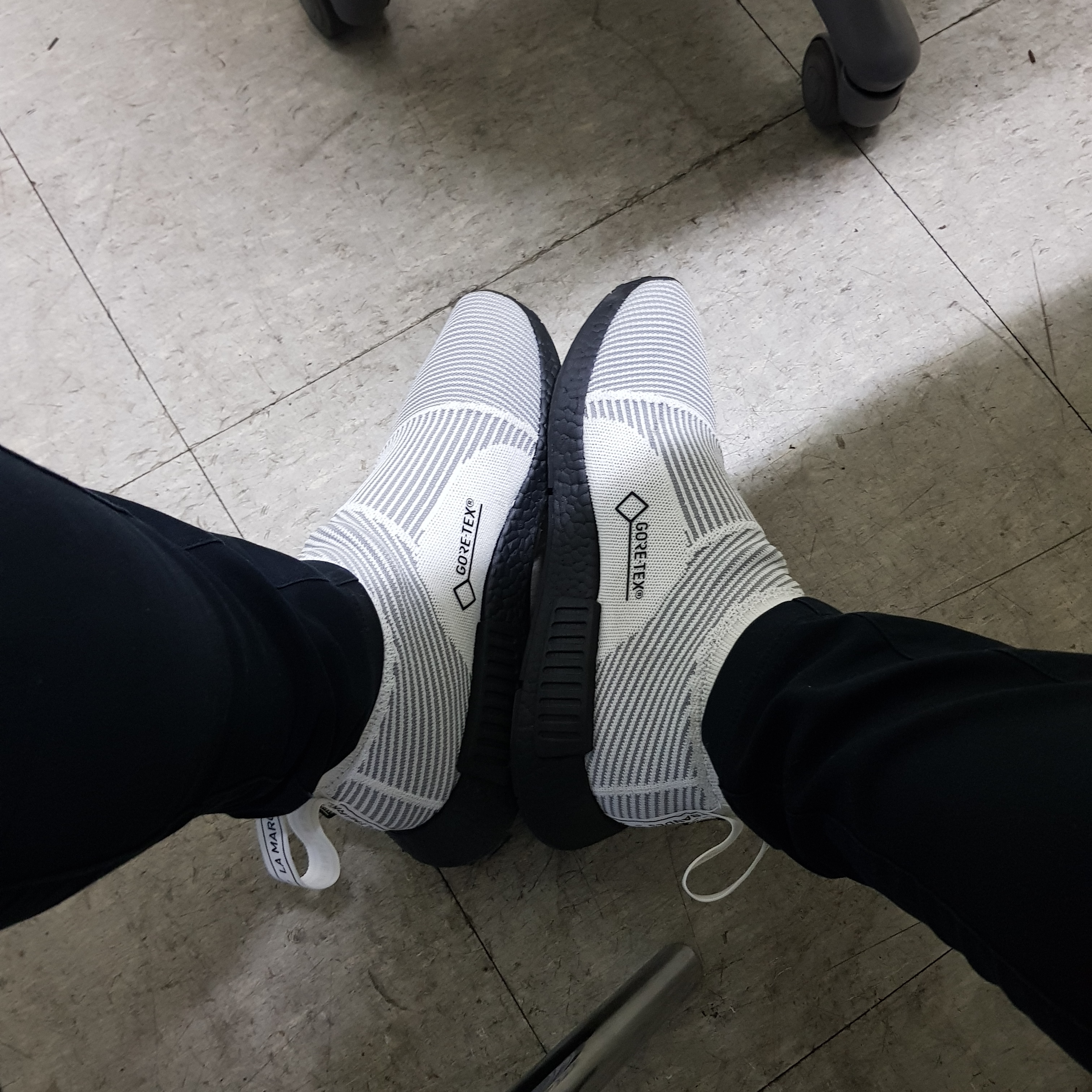 Adidas NMD CS1 Primeknit Gore-Tex White 착용 스타일 - 2