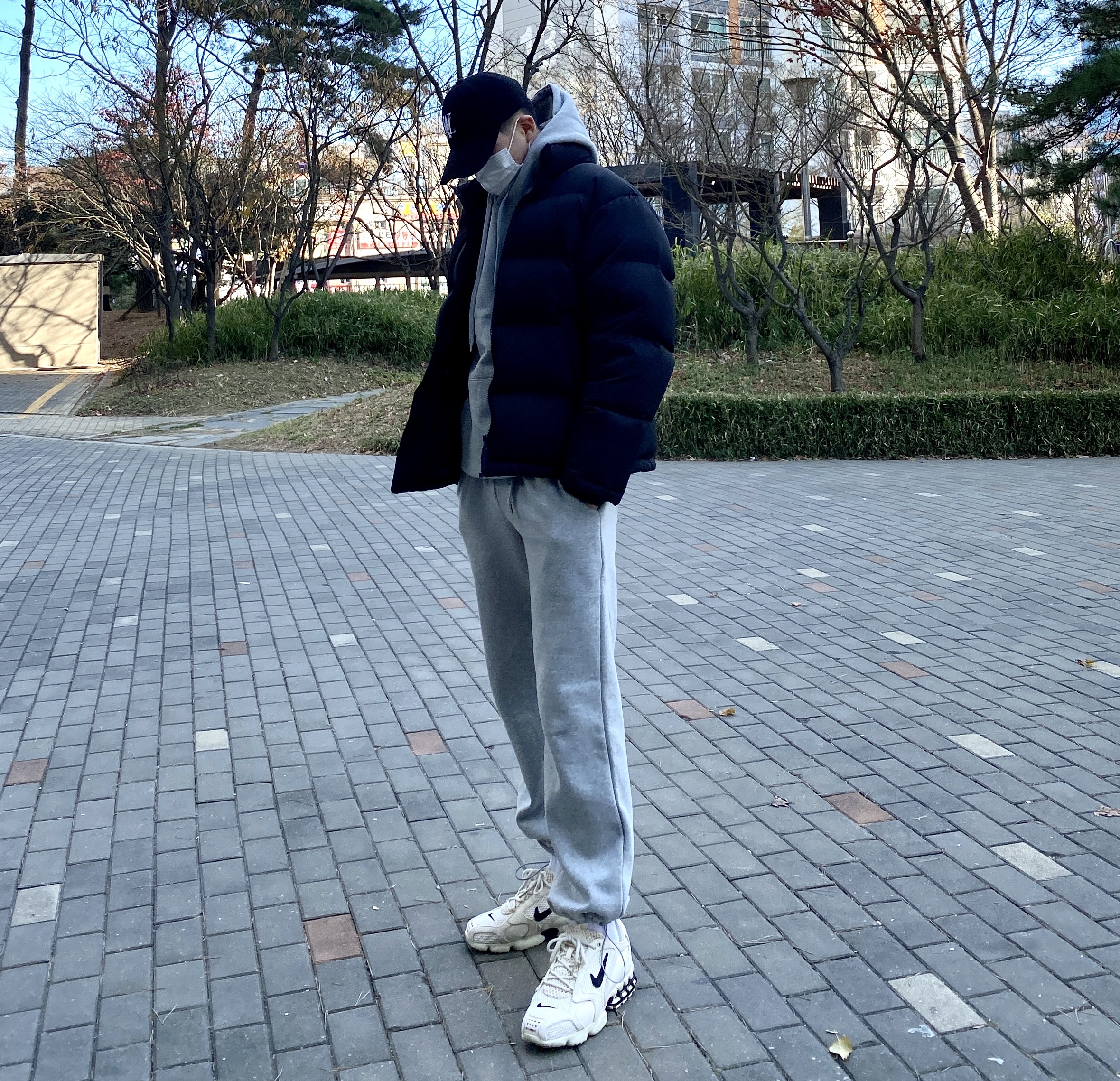 Nike x Stussy Air Zoom Spiridon Cage 2 Fossil 착용 스타일