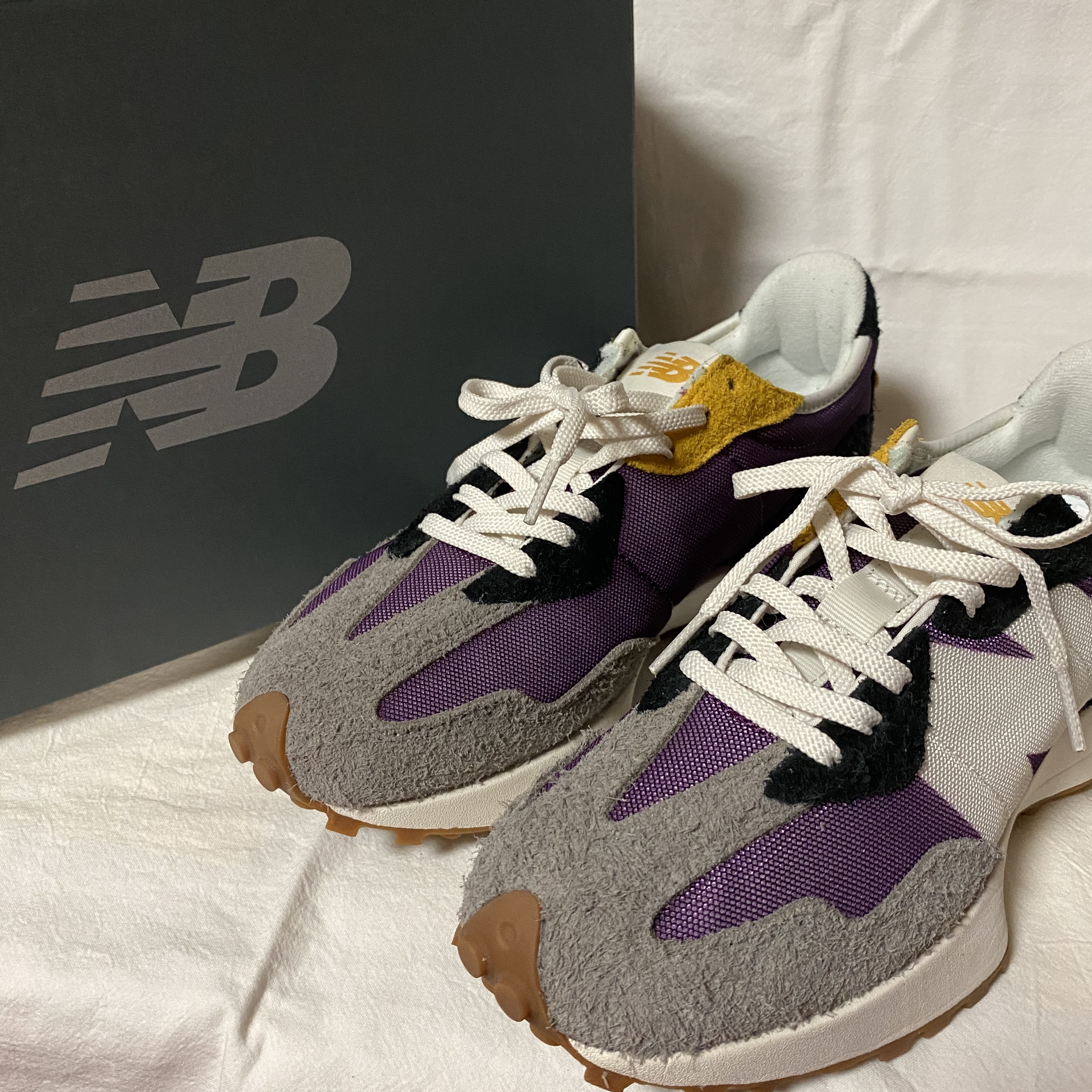 (W) New Balance 327 Purple Black 착용 스타일