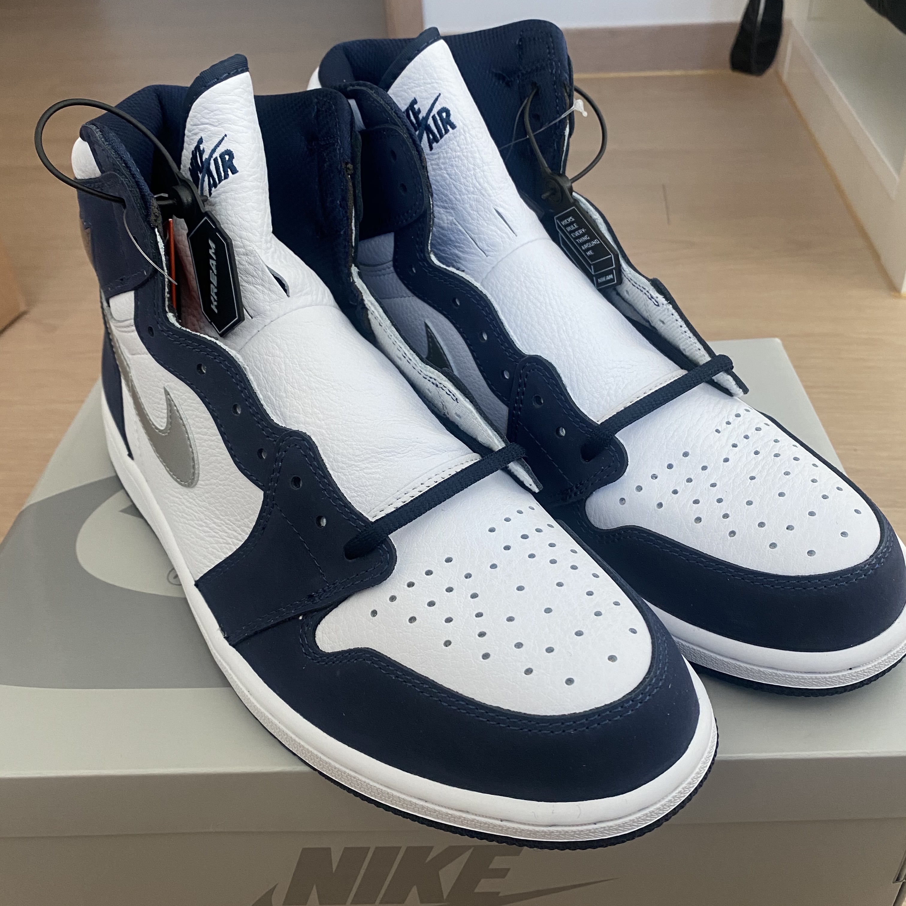Jordan 1 Retro High OG CO.JP Midnight Navy 착용 스타일 - 3