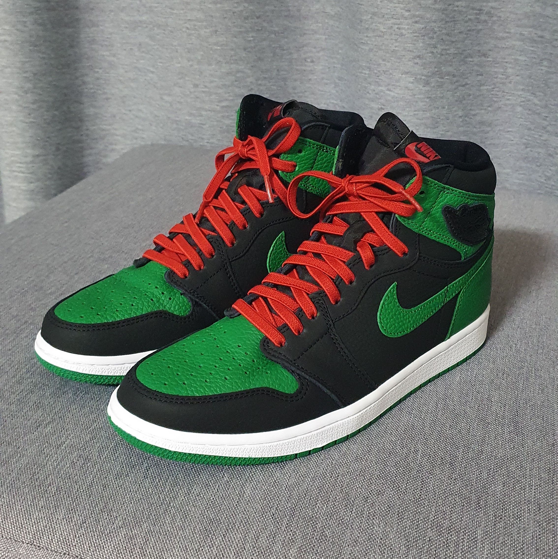 Jordan 1 Retro High OG Pine Green Black 착용 스타일 - 1