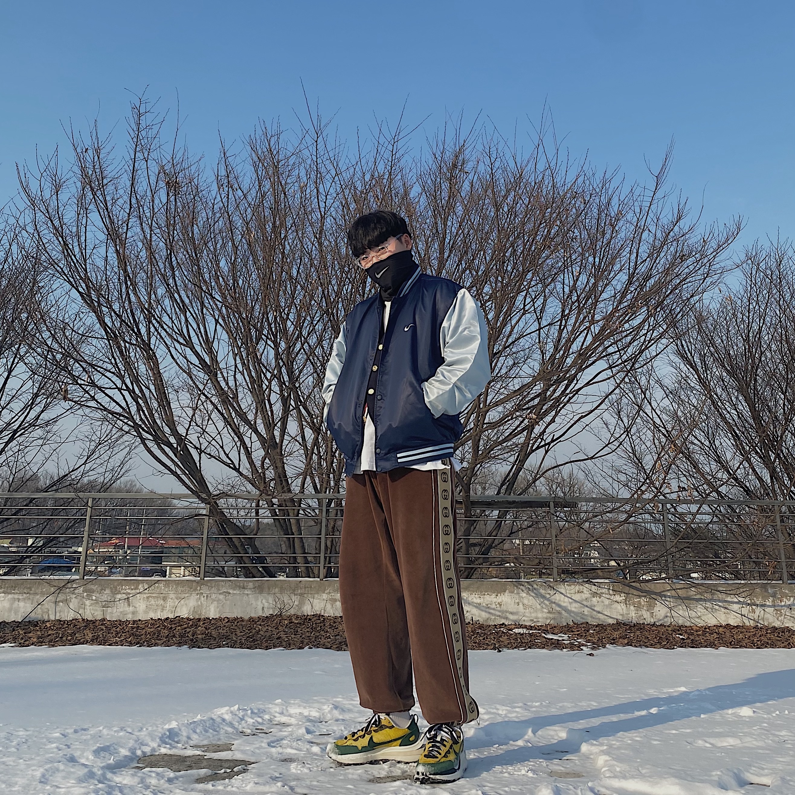 Nike x Sacai VaporWaffle Tour Yellow & Gorge Green Sail 착용 스타일