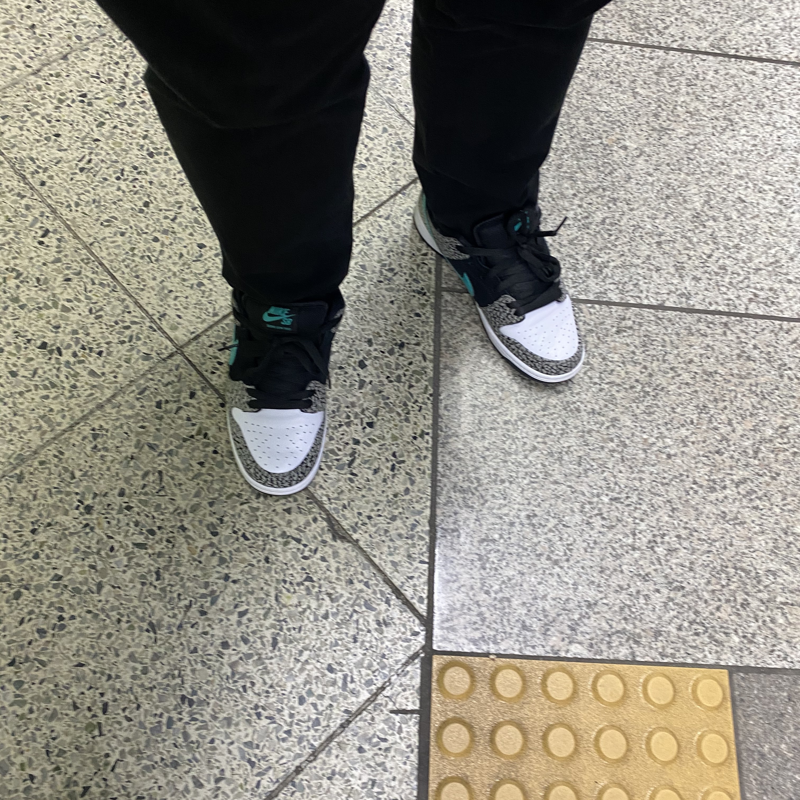 Nike SB Dunk Low Pro Clear Jade 착용 스타일