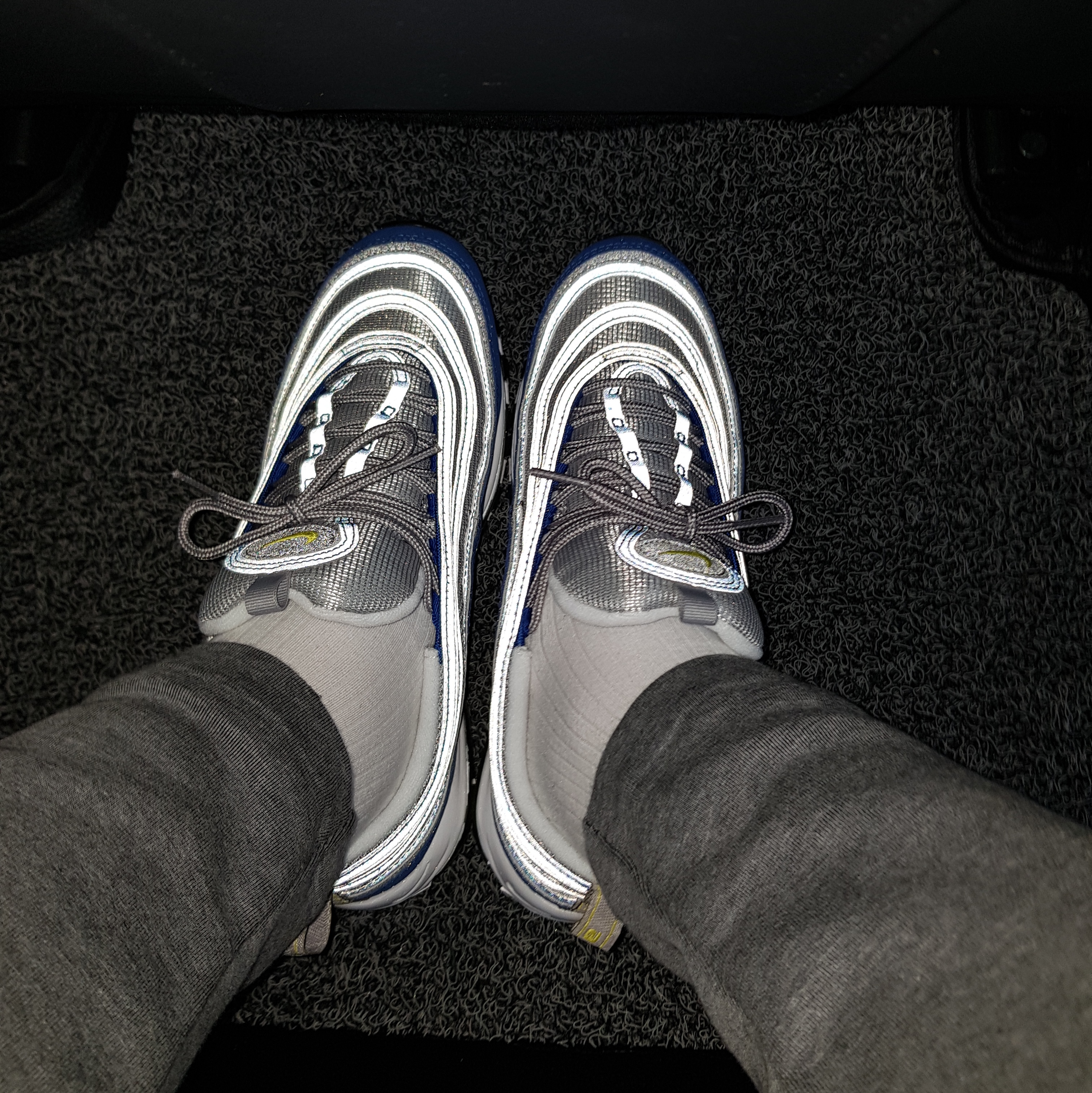 Nike Air Max 97 OG Royal Neon 착용 스타일 - 2