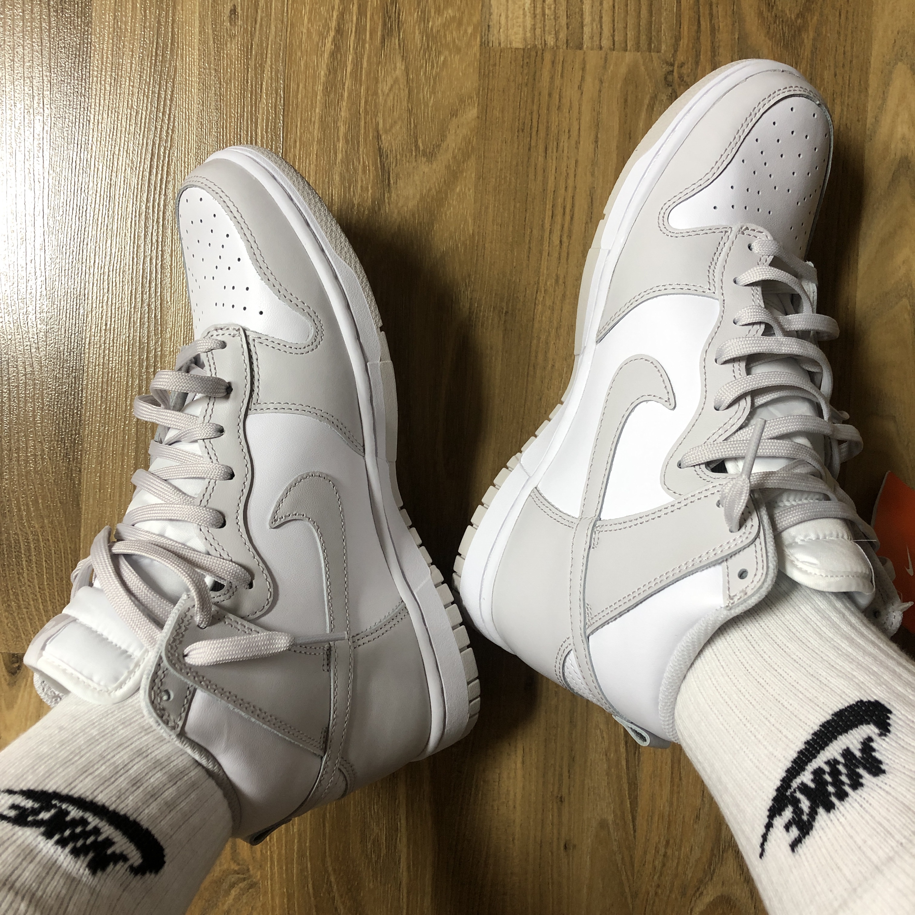 Nike Dunk High Retro Vast Grey 착용 스타일 - 2
