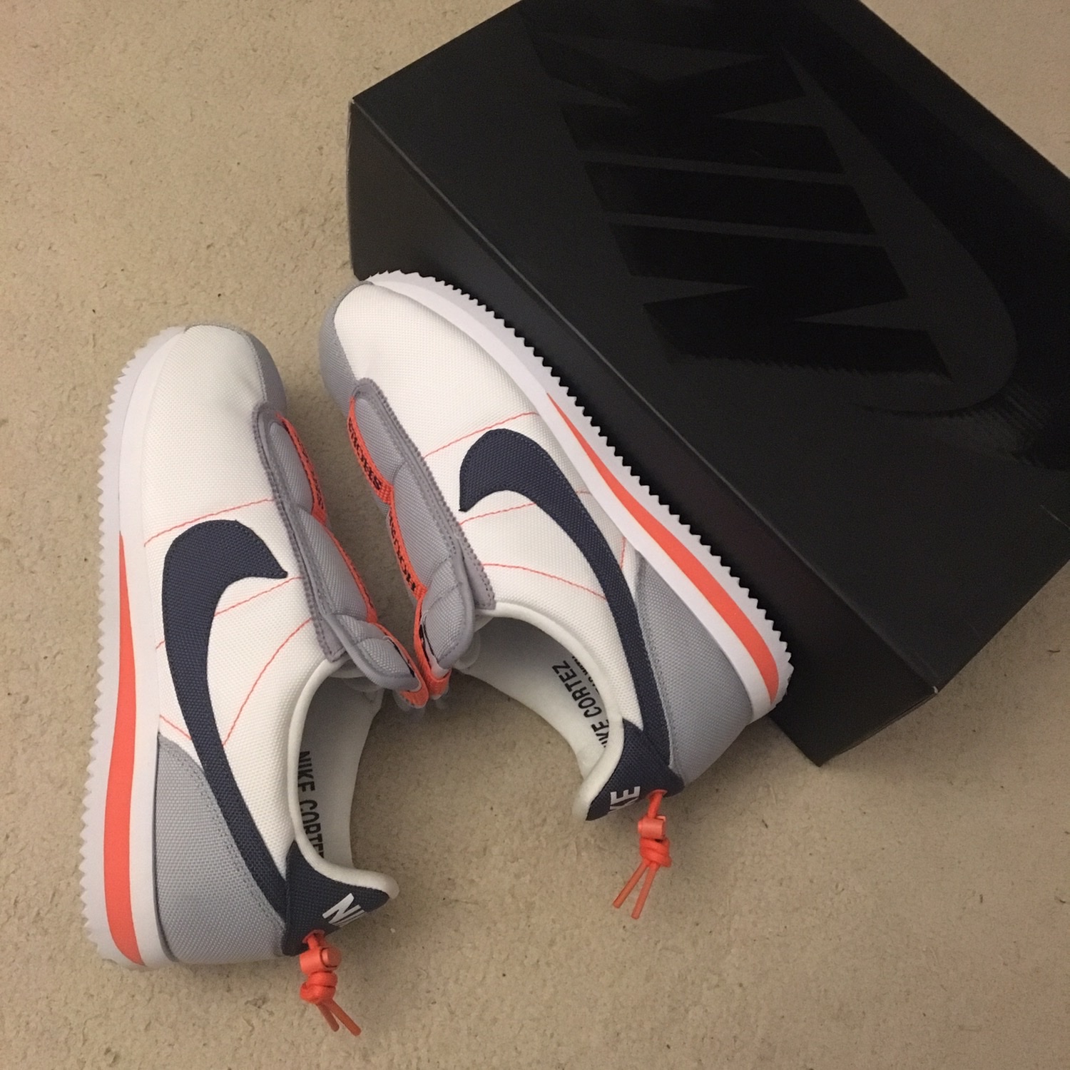 Nike x Kendrick Lamar Cortez Basic Slip White 착용 스타일 - 3