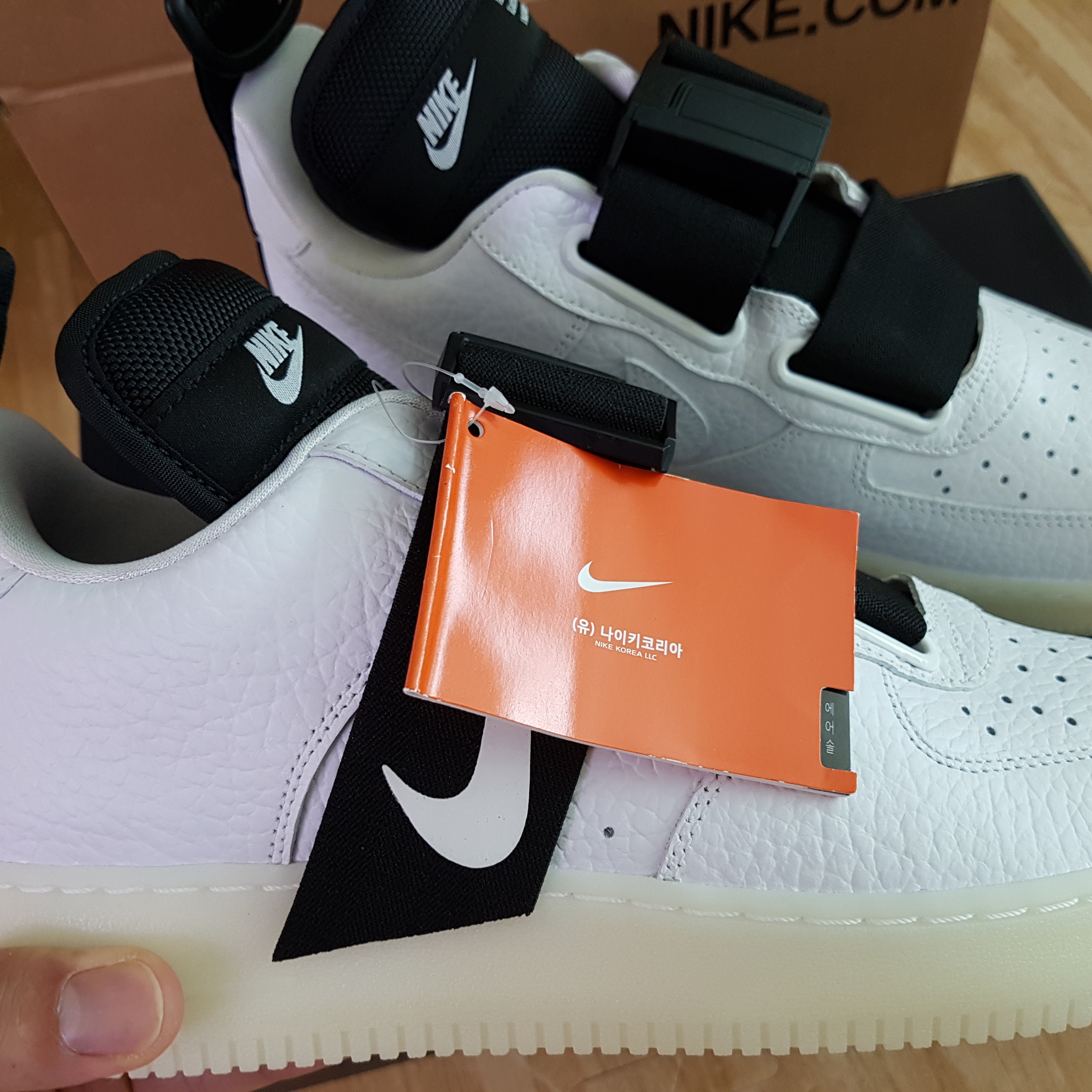 Nike Air Force 1 Utility White Black 착용 스타일