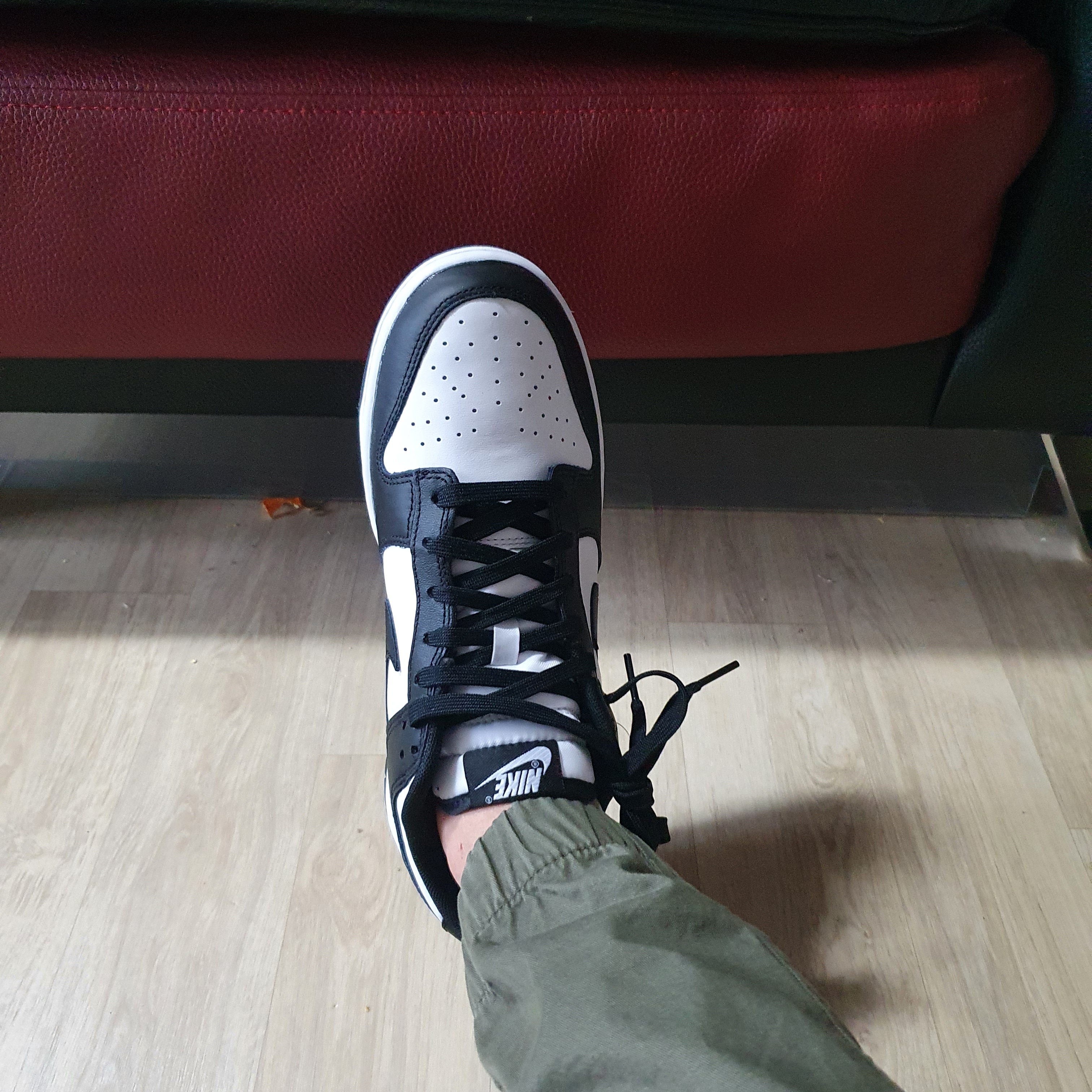 Nike Dunk Low Retro Black 착용 스타일 - 1