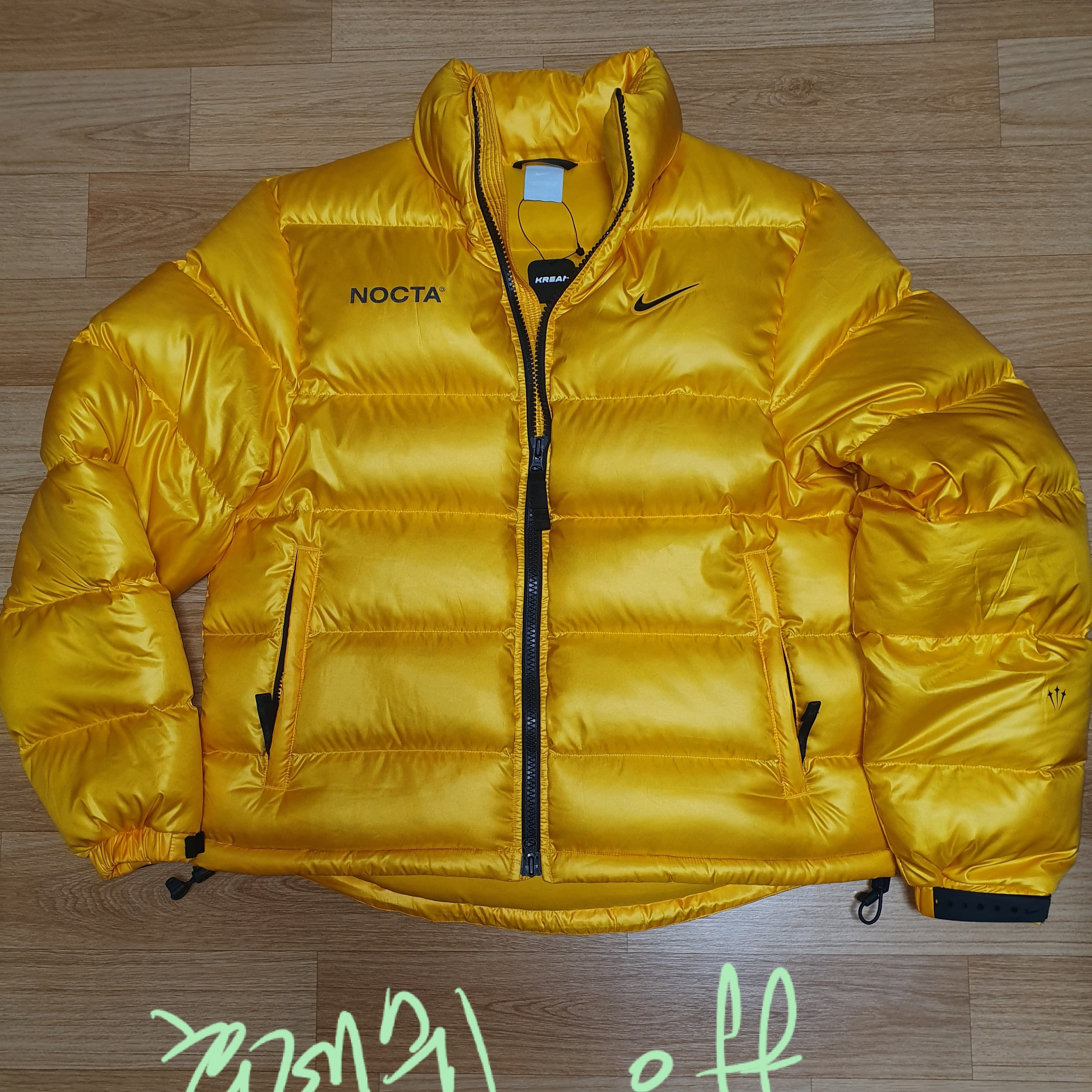 Nike x Drake Nocta Puffer Jacket University Gold - Asia 착용 스타일 - 4