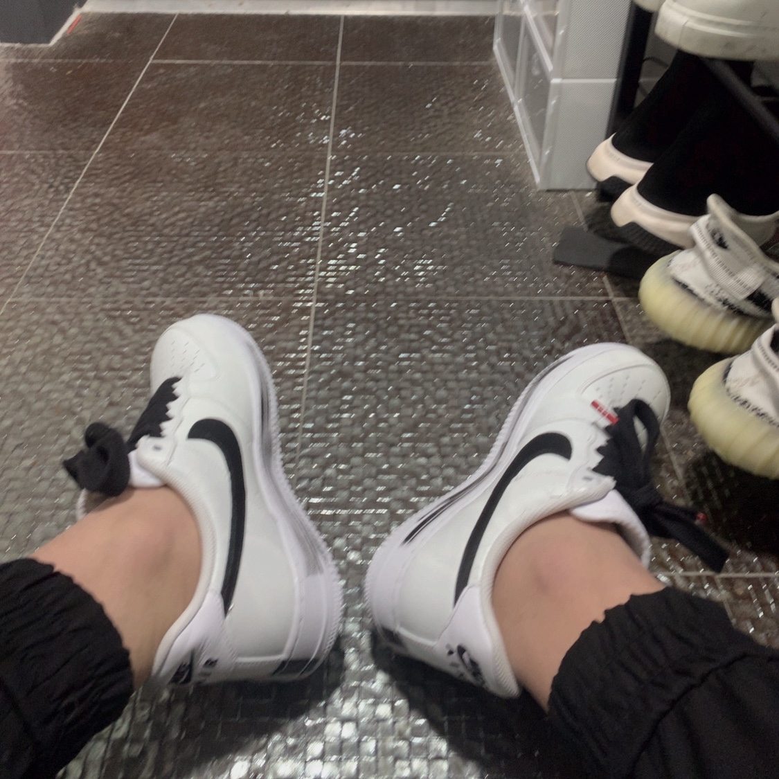 Nike x Peaceminusone Air Force 1 Low Para-Noise 2.0, Balenciaga Speed Trainer Black White 2019 착용 스타일