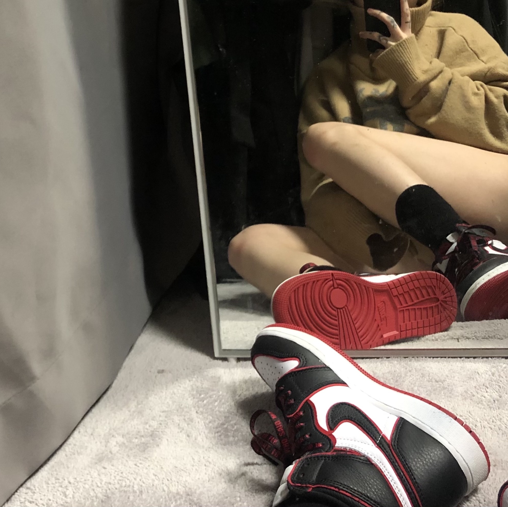(GS) Jordan 1 Retro High OG Bloodline, Jordan 1 Retro High OG Bloodline 착용 스타일