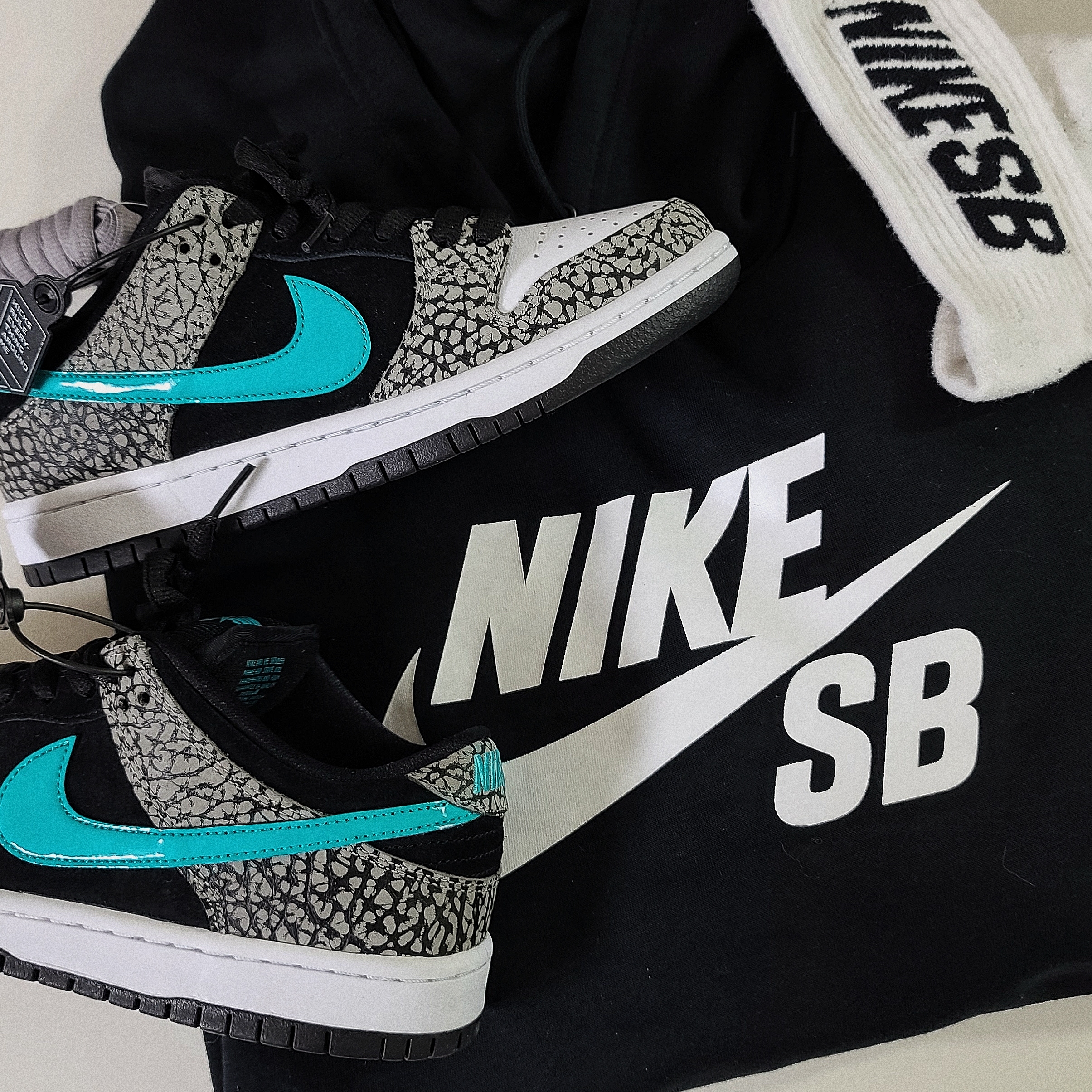 Nike SB Dunk Low Pro Clear Jade 착용 스타일 - 2