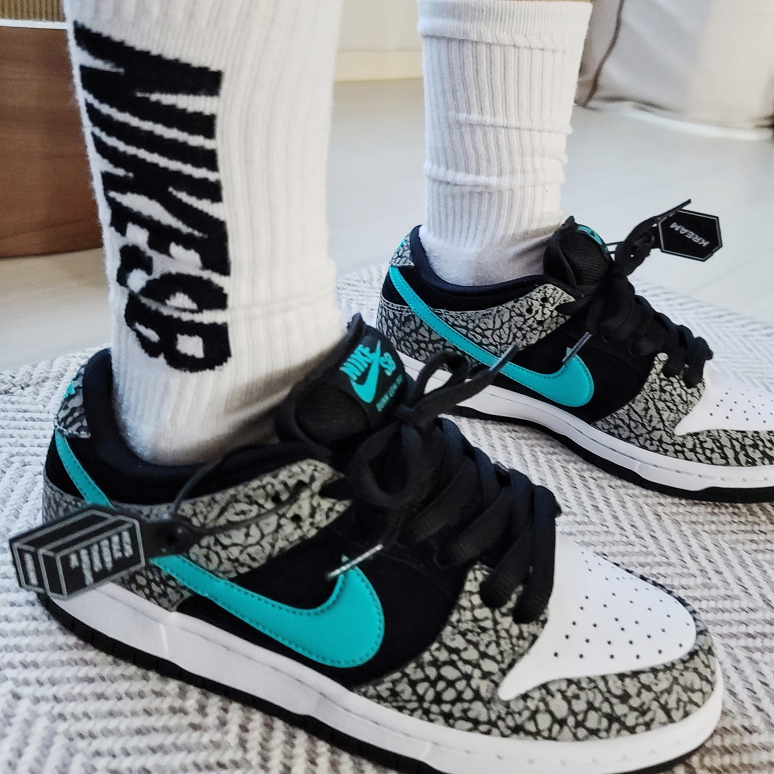 Nike SB Dunk Low Pro Clear Jade 착용 스타일 - 1