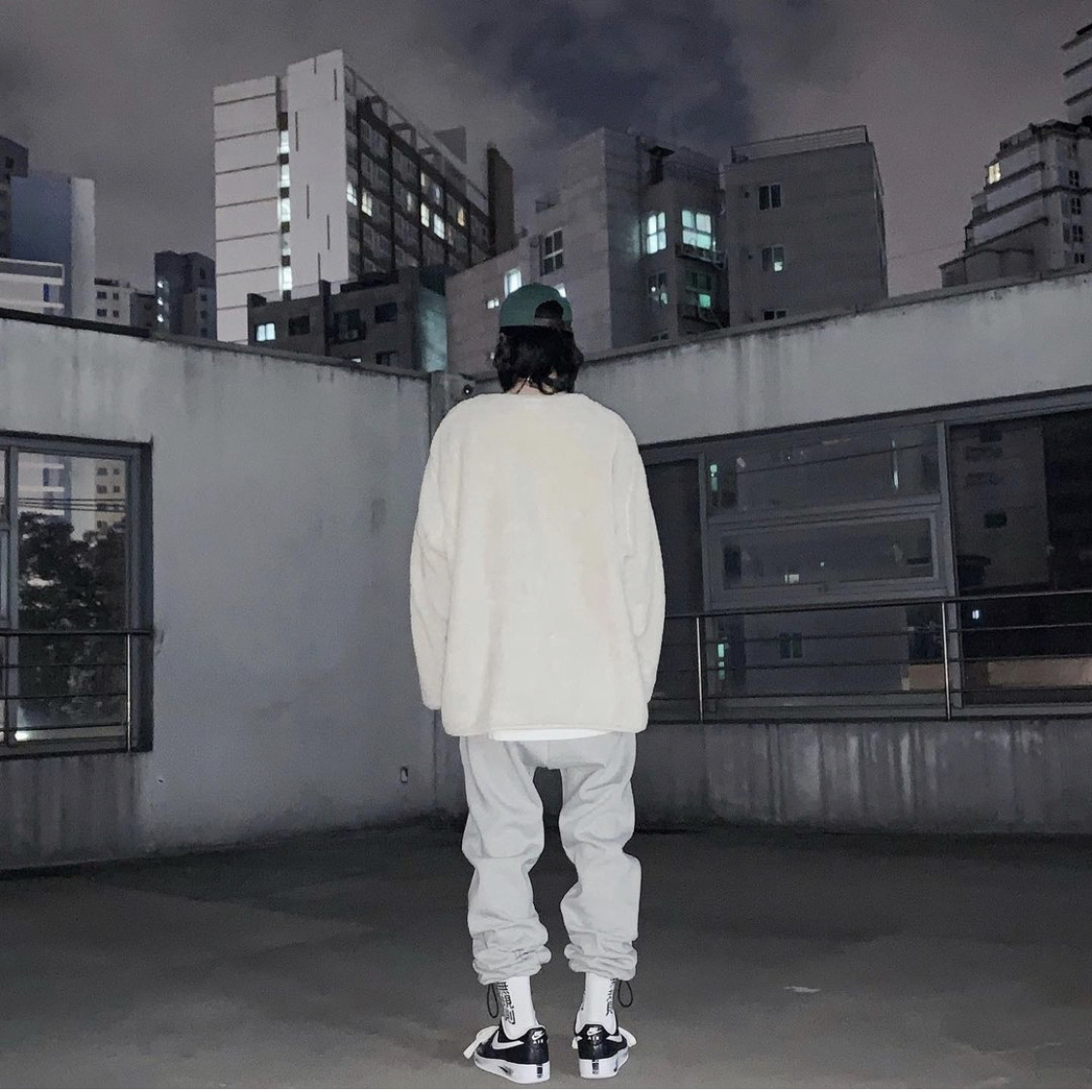 Nike x Peaceminusone Air Force 1 Low Para-Noise 착용 스타일