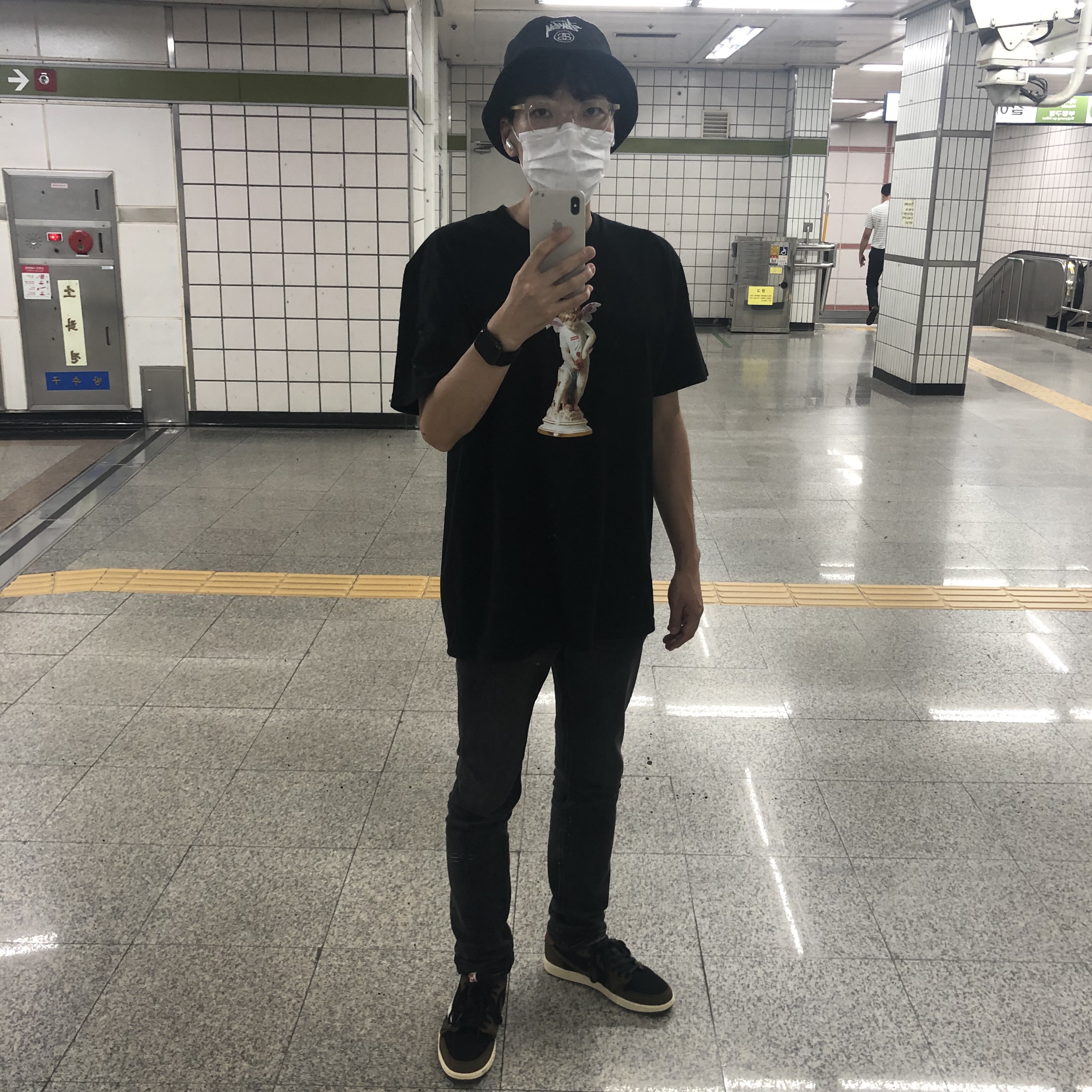 Jordan 1 x Travis Scott Retro Low OG SP Mocha 착용 스타일