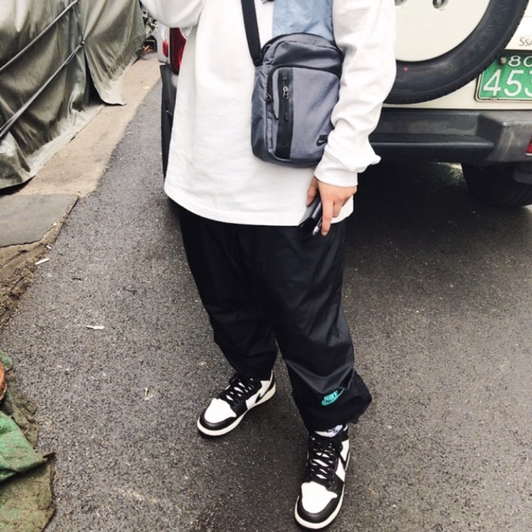 Jordan 1 Retro High OG Black White 2014, (GS) Jordan 1 Retro High OG Black White 2014 착용 스타일