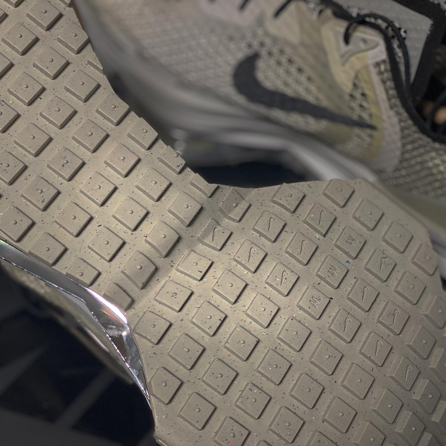Nike x Matthew M Williams Zoom 004 Stone 착용 스타일 - 5
