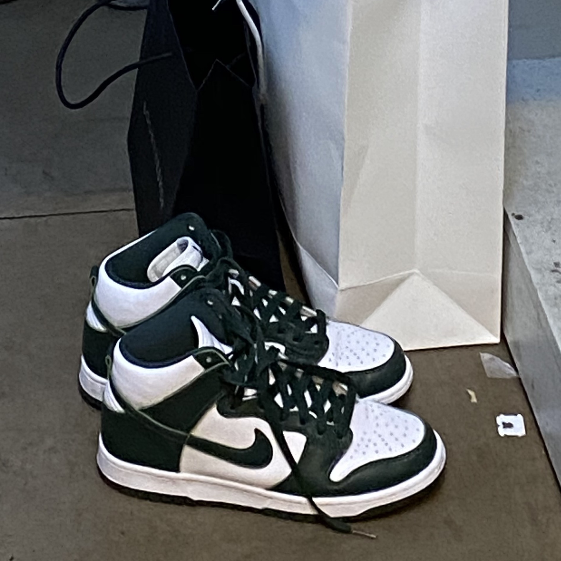 Nike Dunk High SP Spartan Green 착용 스타일 - 2