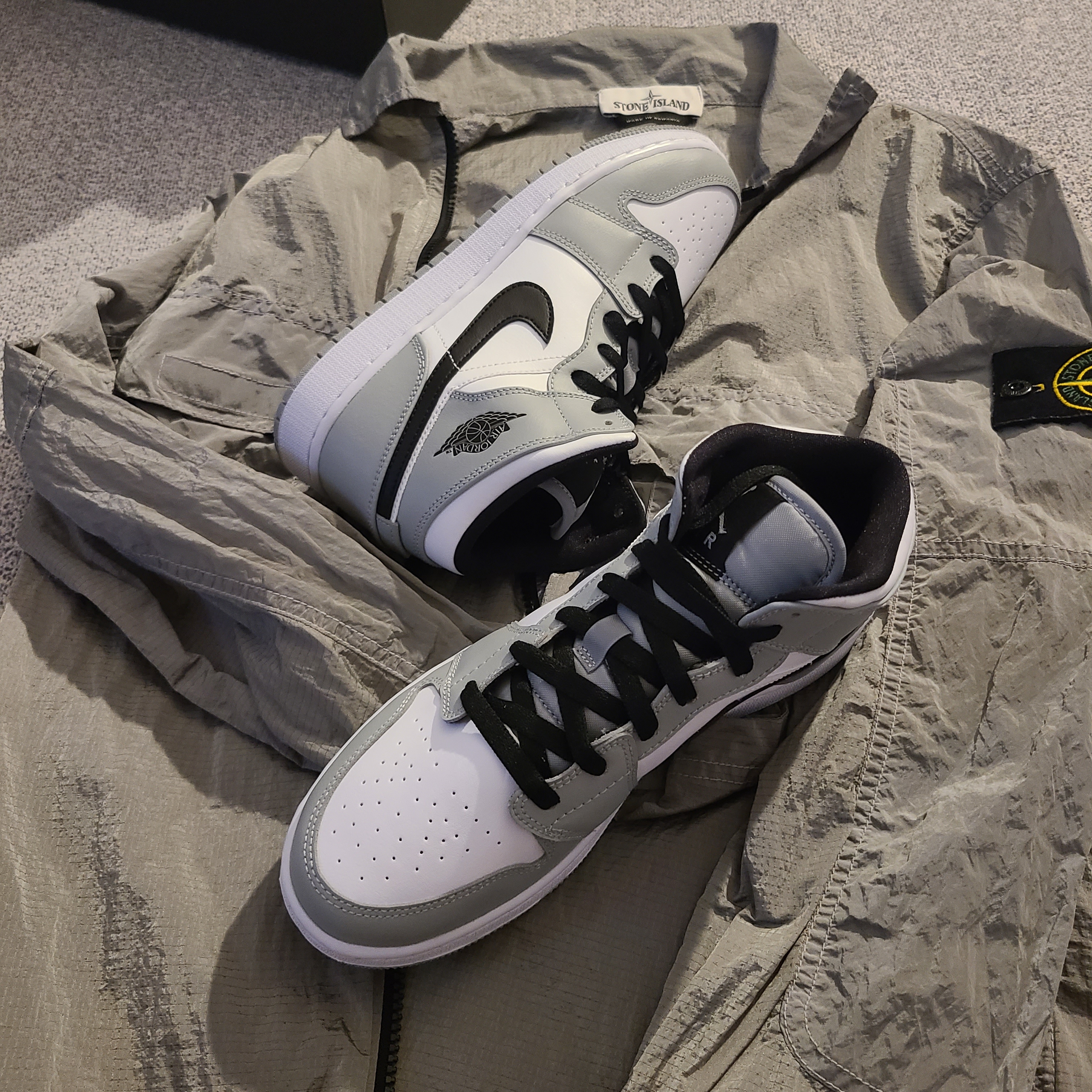 (GS) Jordan 1 Mid Light Smoke Grey 착용 스타일