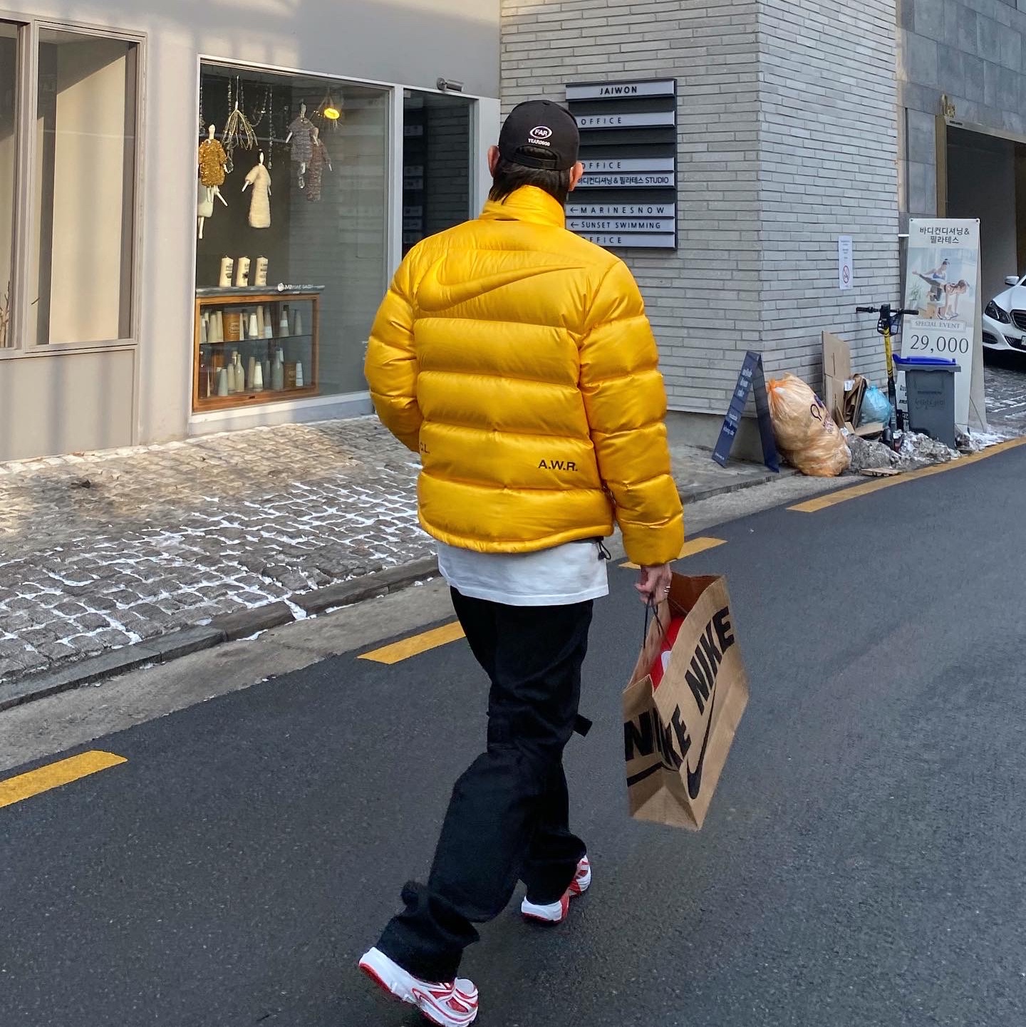 Nike x Drake Nocta Puffer Jacket University Gold - Asia, Reebok x Kanghyuk Premier Road Modern White Red  착용 스타일