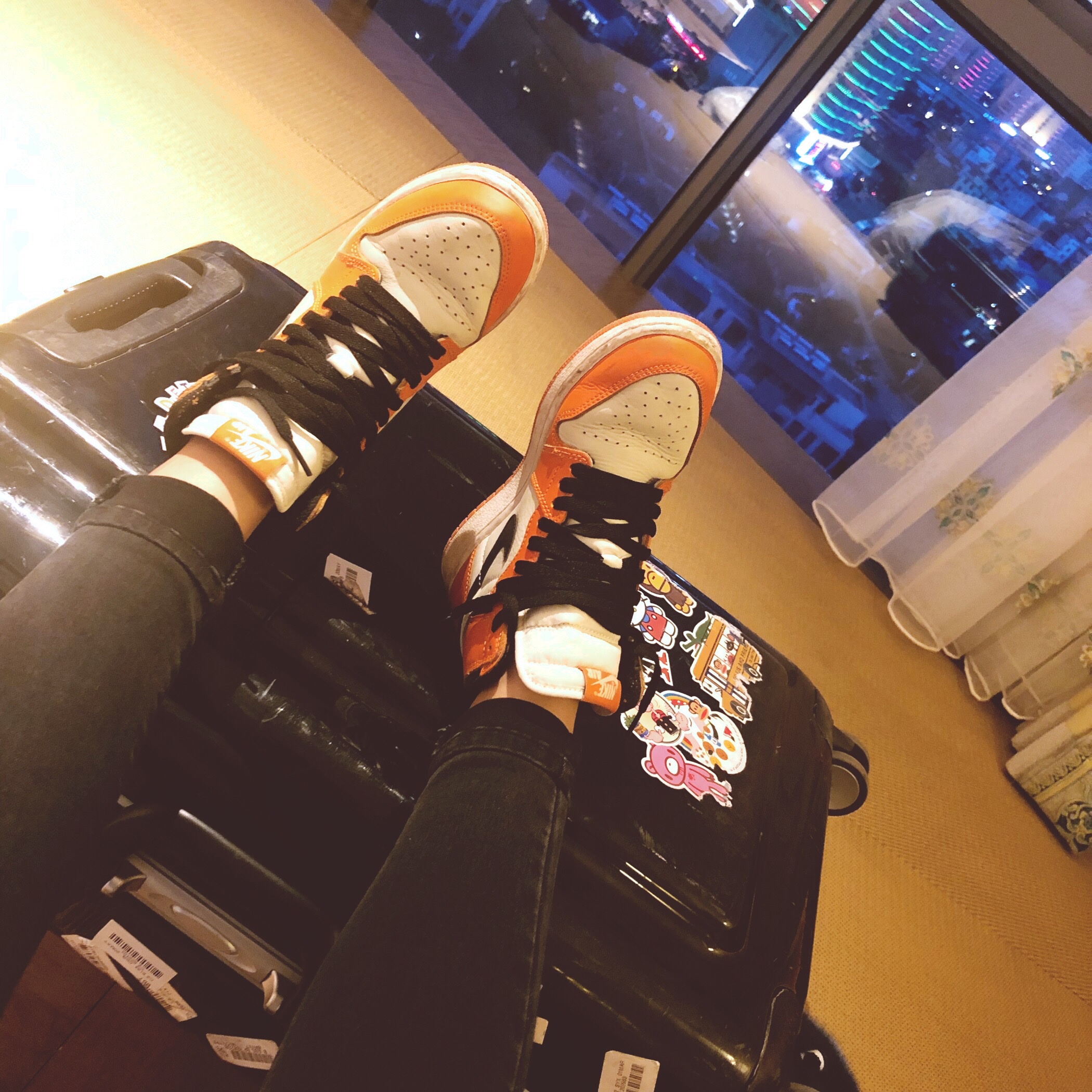 Jordan 1 Retro High OG Reverse Shattered Backboard 착용 스타일