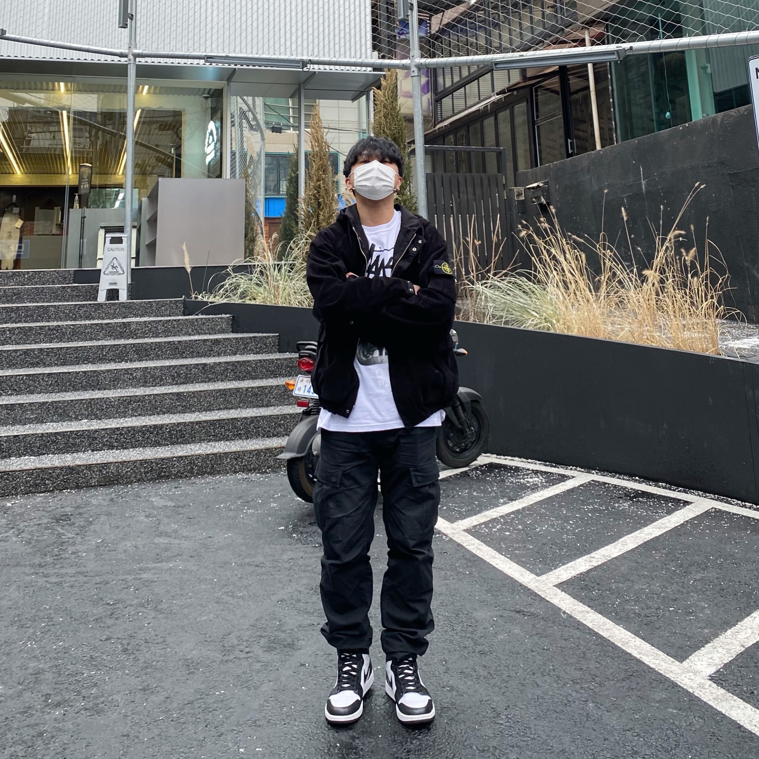 Supreme x Stone Island Corduroy Jacket Black - 20FW, Stussy x Rick Owens 40 WT T-Shirt 착용 스타일