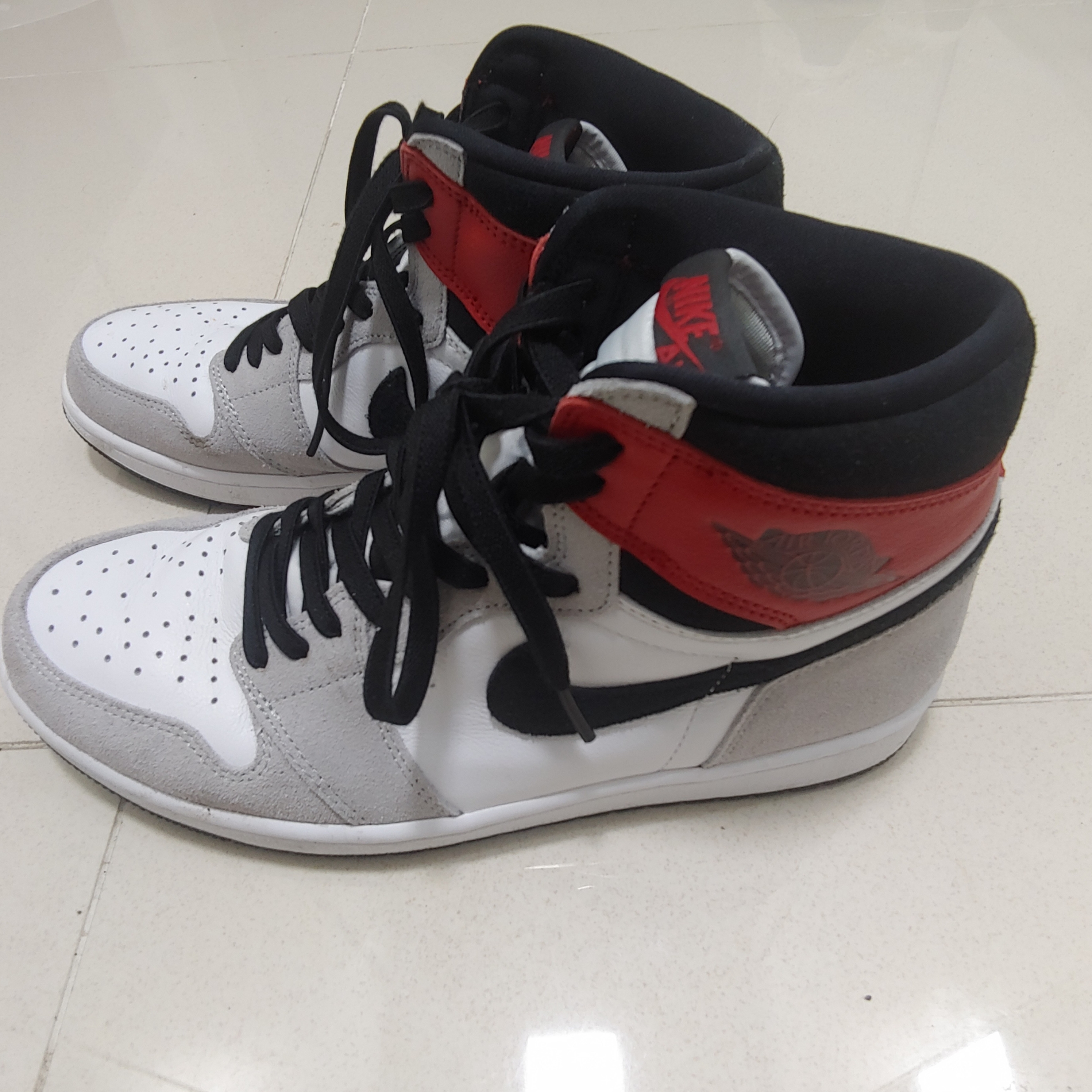 Jordan 1 Retro High OG Light Smoke Grey 착용 스타일 - 2