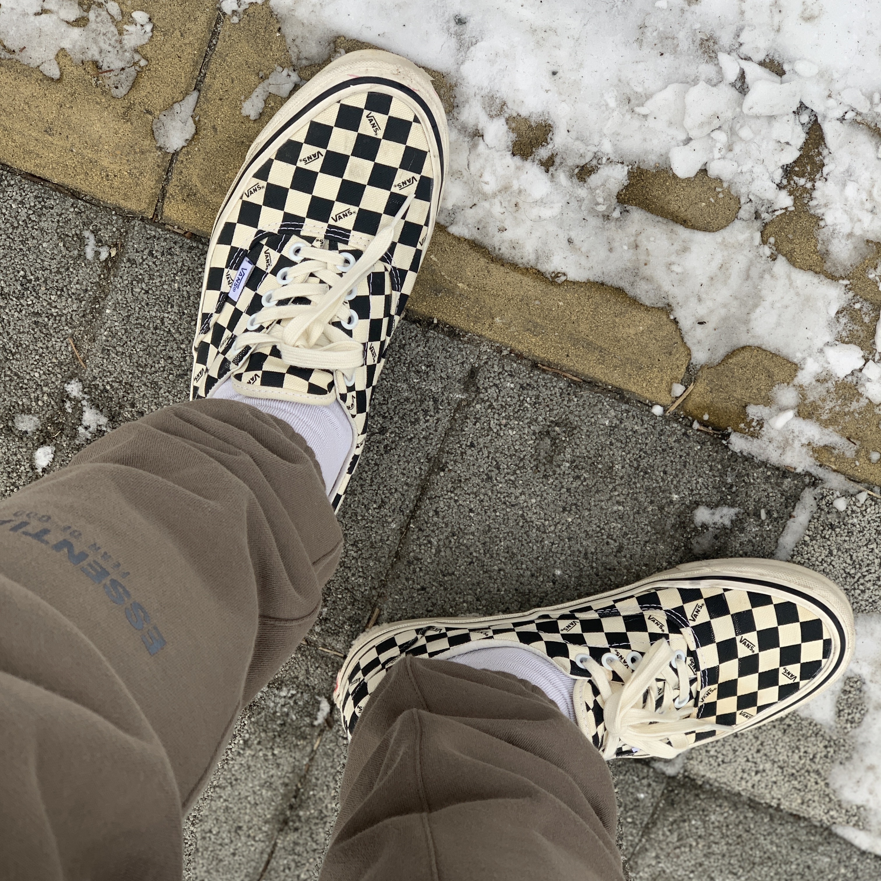 Essentials Sweatpants Taupe - 20FW, Vans Vault OG Era LX Checkerboard Canvas 착용 스타일 - 2