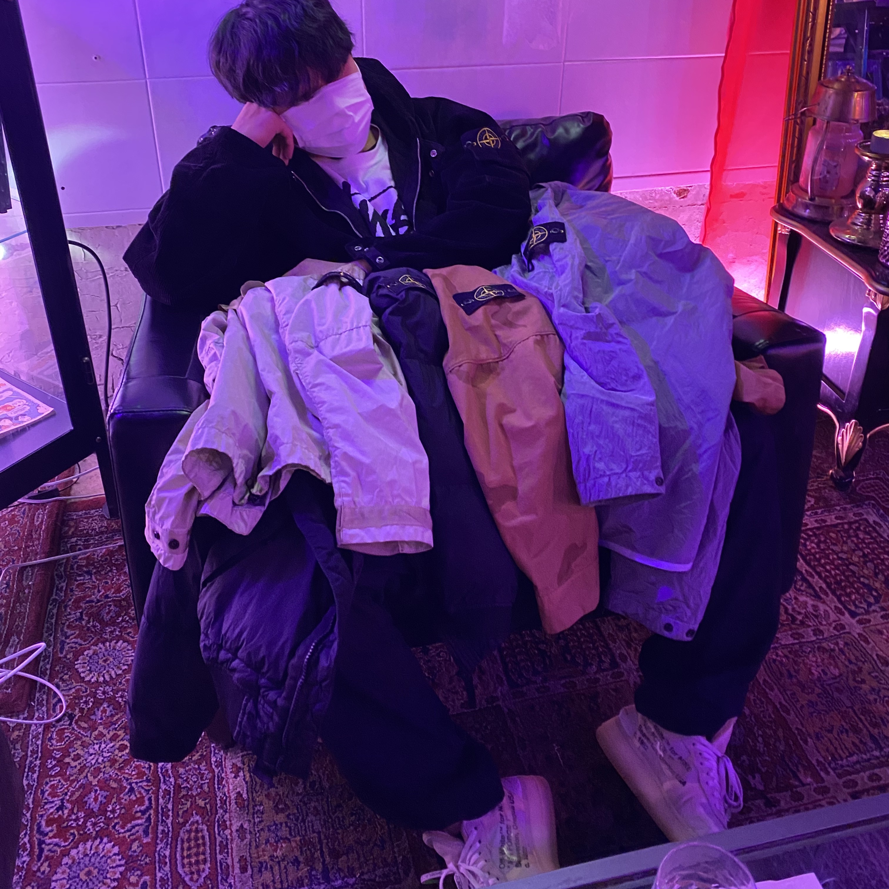 Supreme x Stone Island Corduroy Jacket Black - 20FW, Nike x Off-White Air Force 1 Low The Ten 착용 스타일