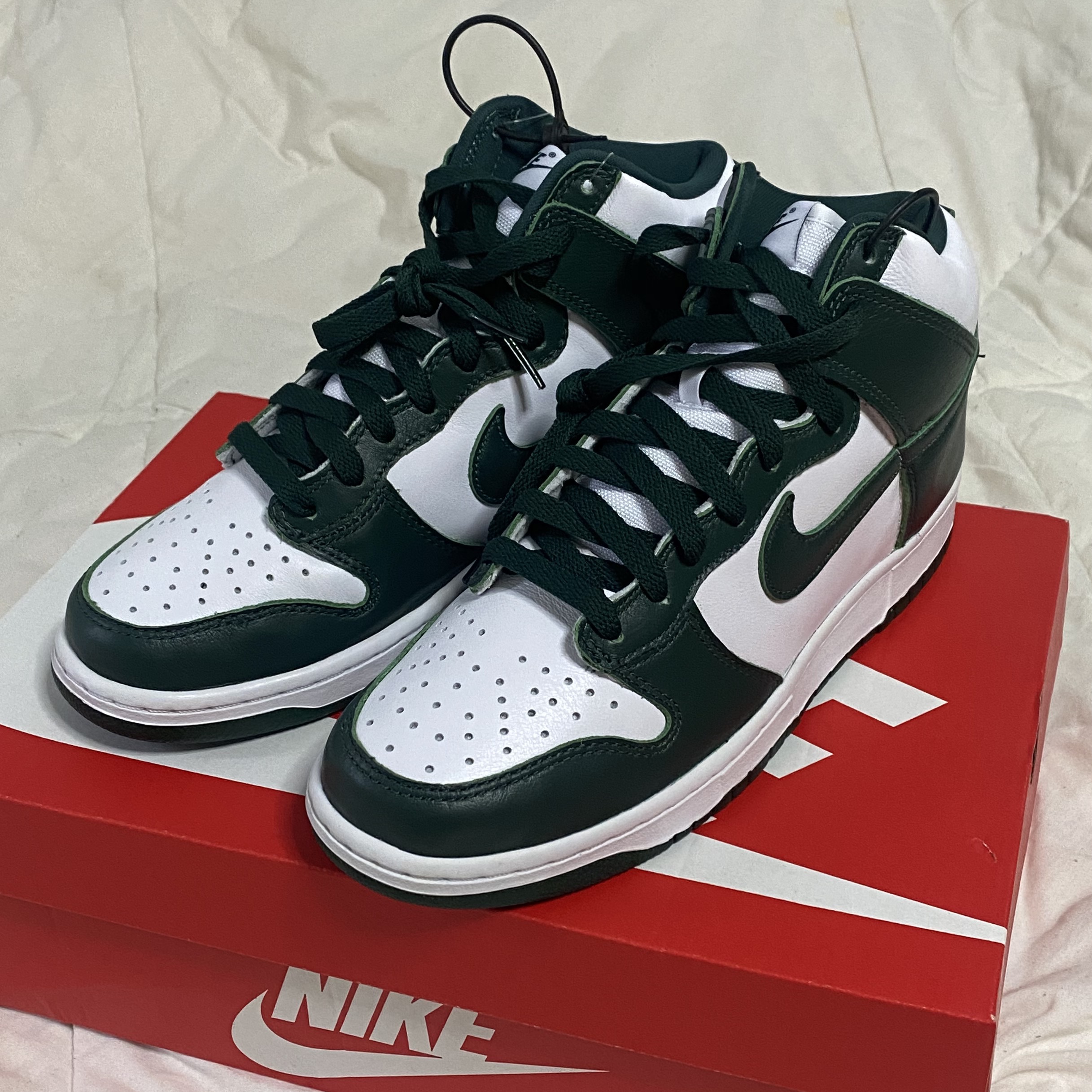 Nike Dunk High SP Spartan Green 착용 스타일 - 1