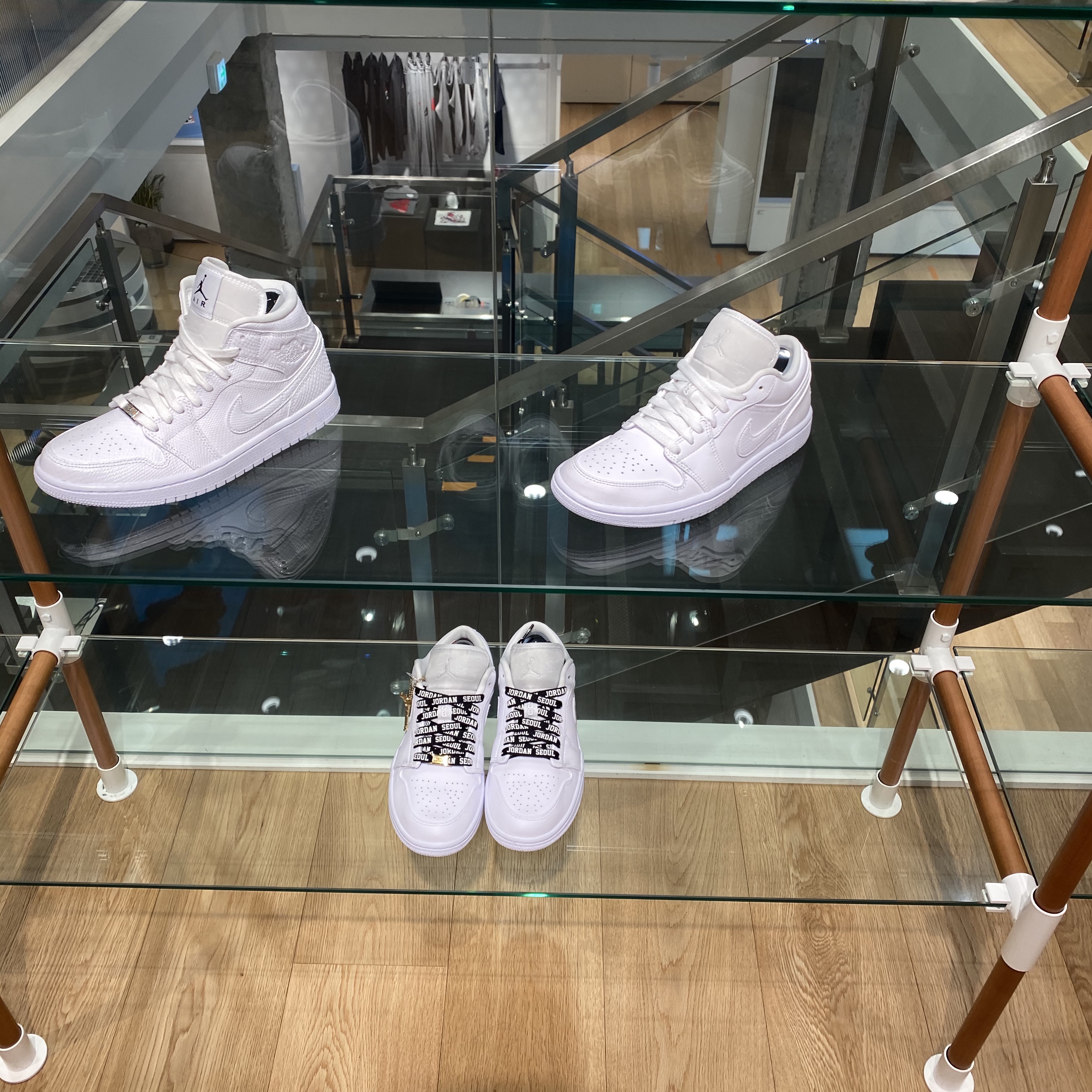 Jordan 11 Retro Jubilee, Jordan 1 Retro Mid White 2017 착용 스타일 - 2