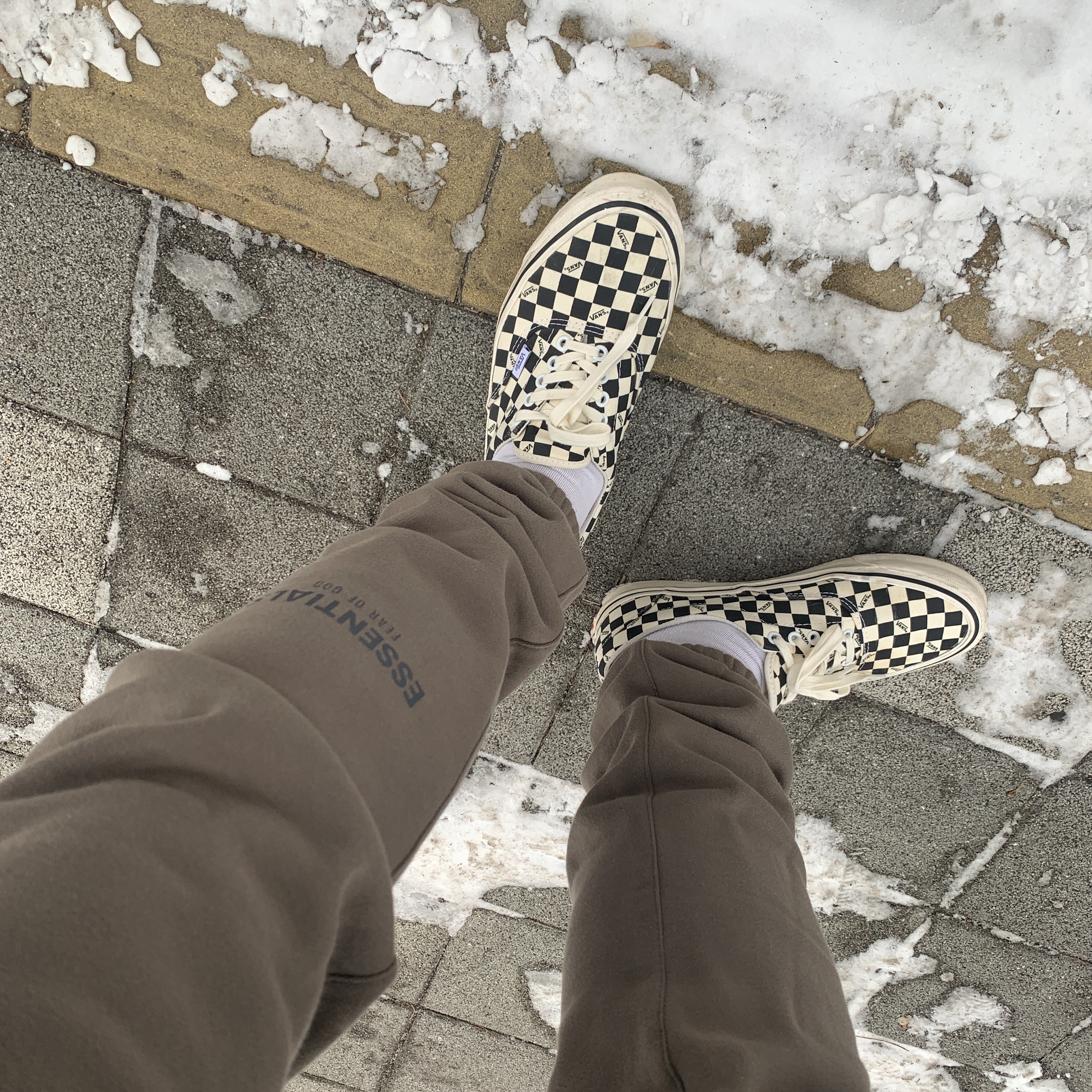 Essentials Sweatpants Taupe - 20FW, Vans Vault OG Era LX Checkerboard Canvas 착용 스타일 - 1