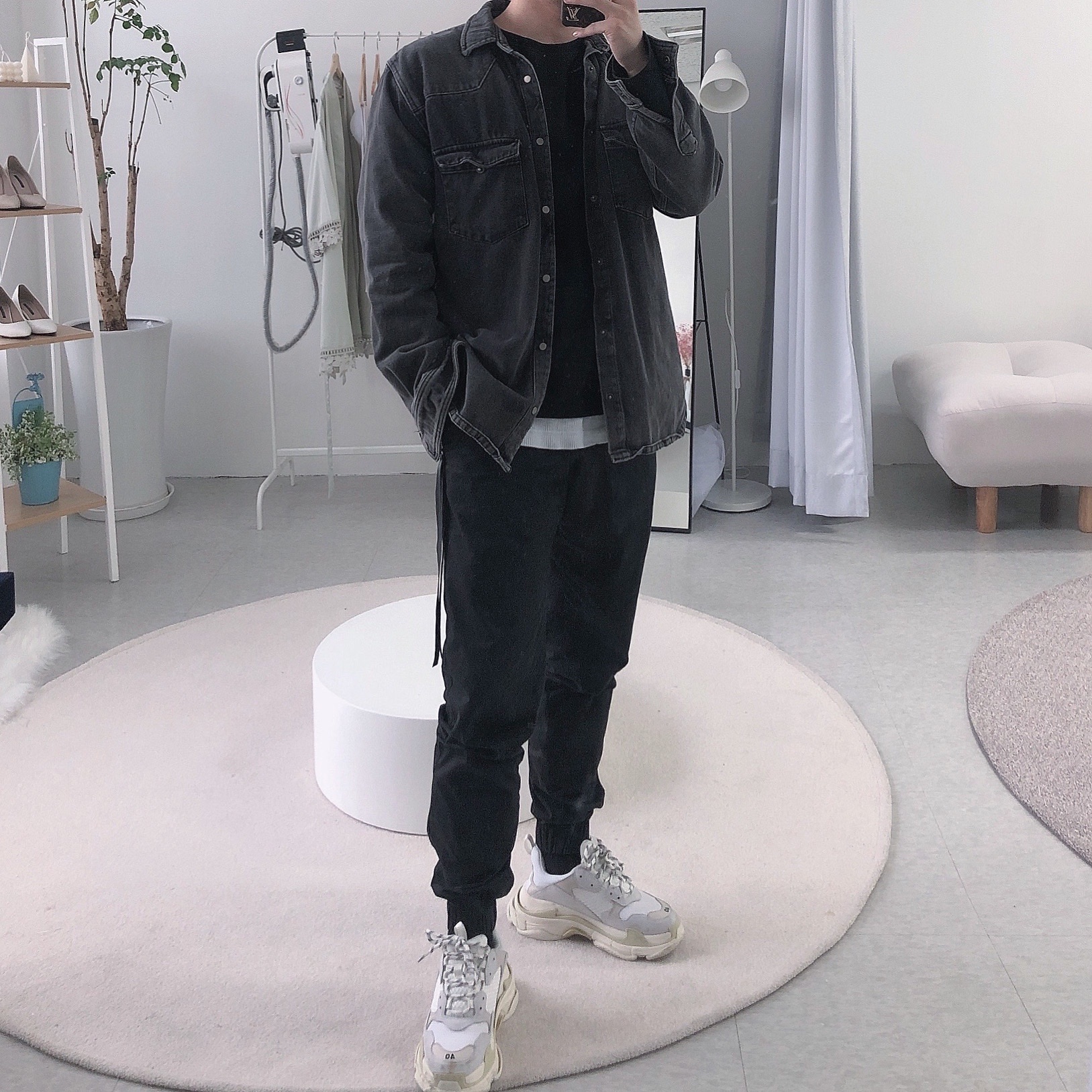 Balenciaga Triple S White 2018 착용 스타일