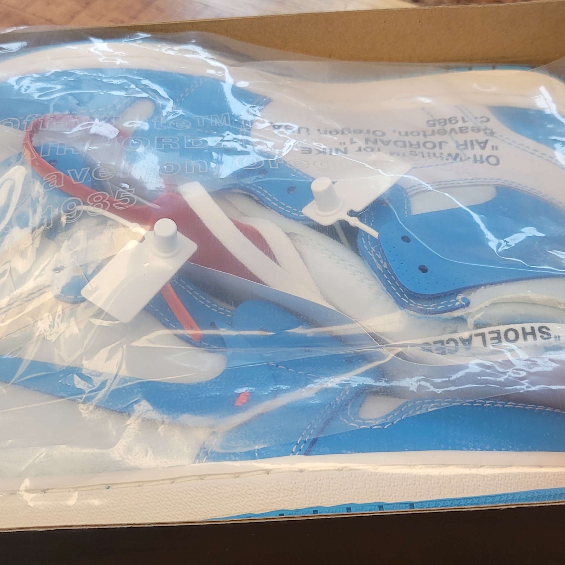 Jordan 1 x Off-White Retro High University Blue 착용 스타일