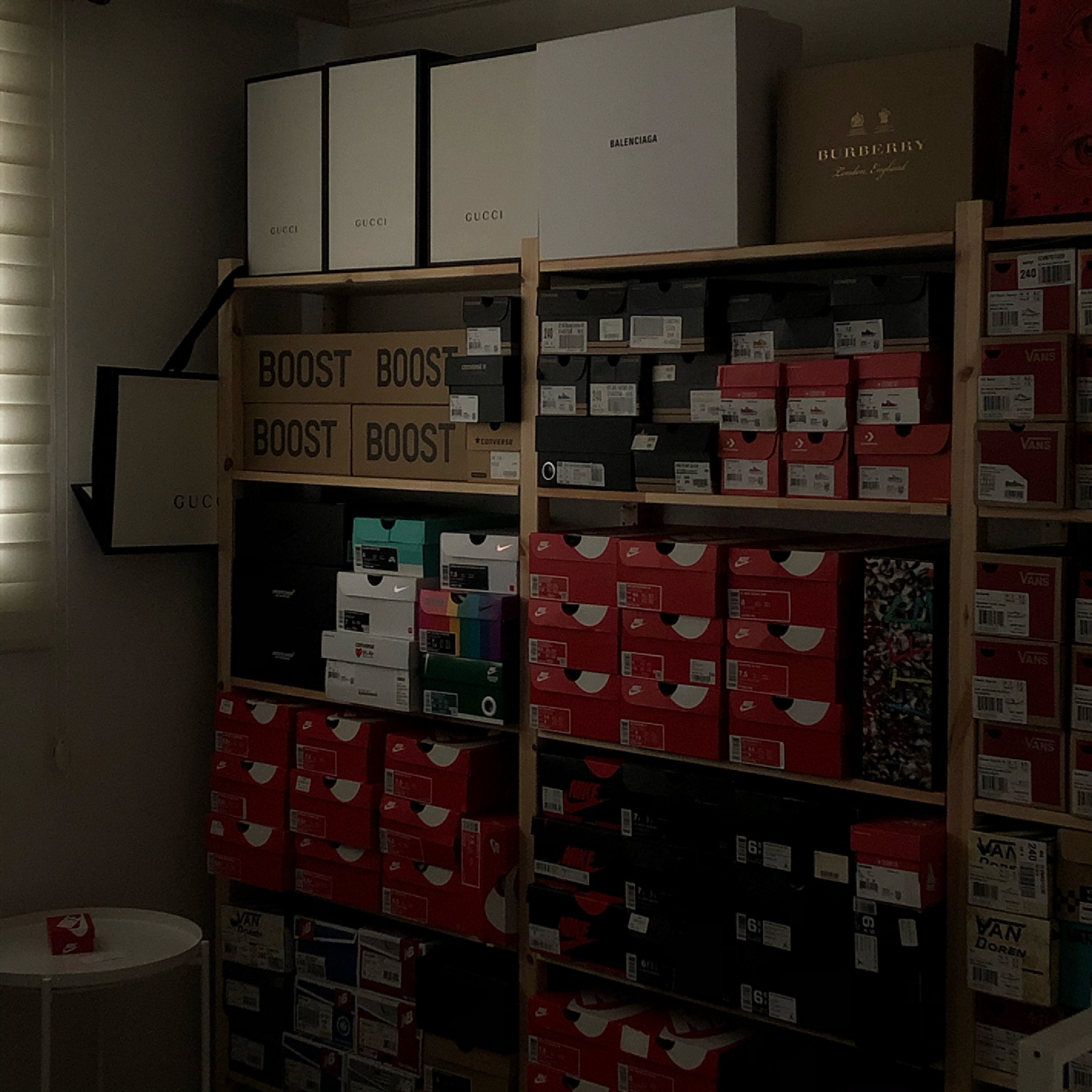 Jordan 1 Retro High OG Black Mocha, Nike x Peaceminusone Air Force 1 Low Para-Noise 착용 스타일