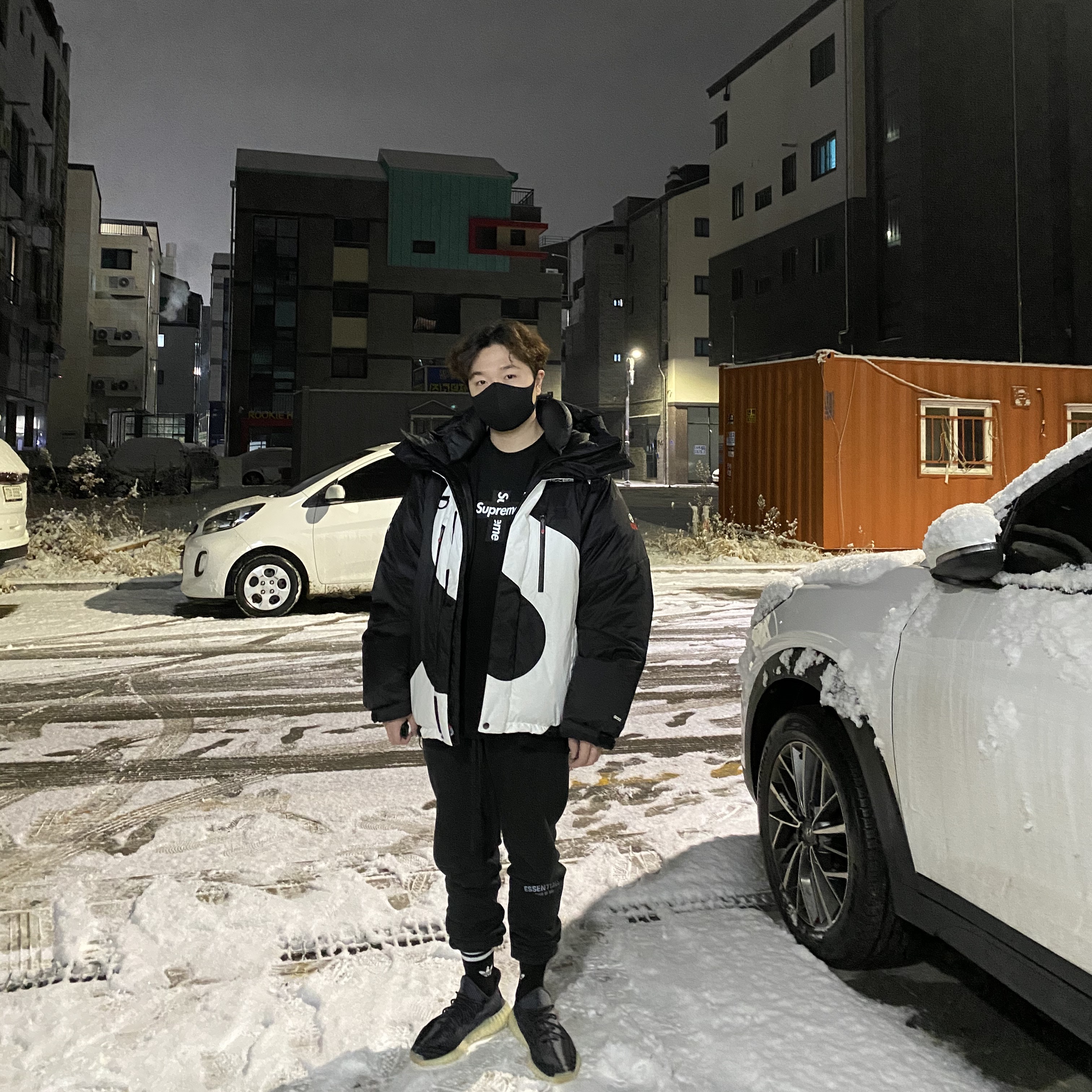 Supreme x The North Face S Logo Summit Series Himalayan Parka Black - 20FW, Essentials Sweatpants Dark Slate/Black 2020 착용 스타일