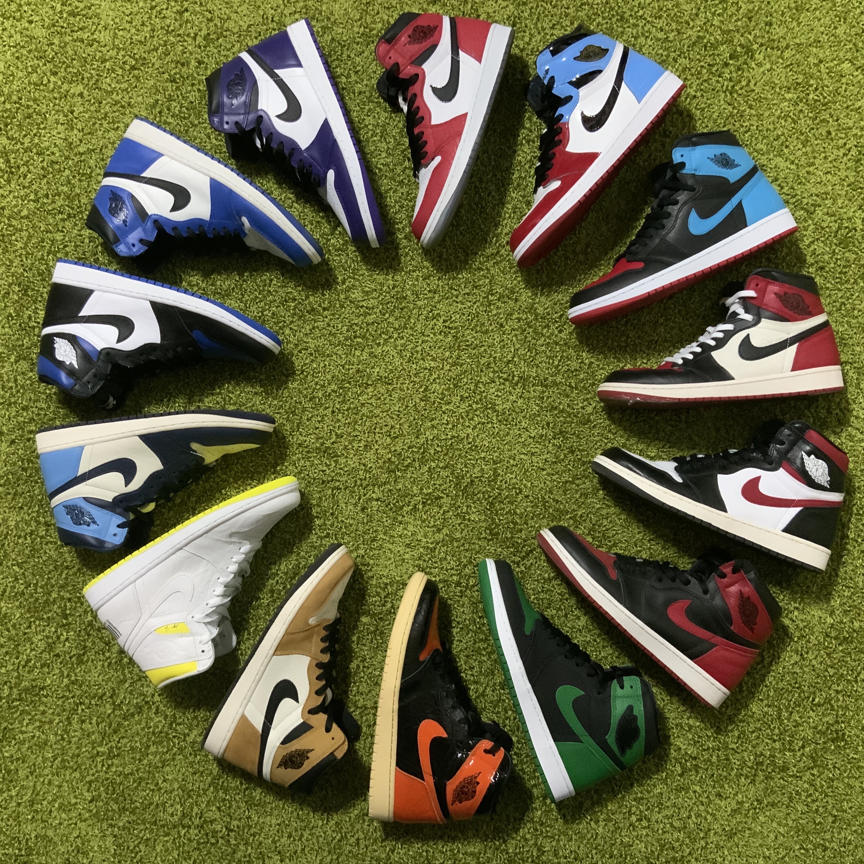 Jordan 1 x Off-White Retro High University Blue, Jordan 1 x Travis Scott Retro High OG SP Mocha 착용 스타일 - 2