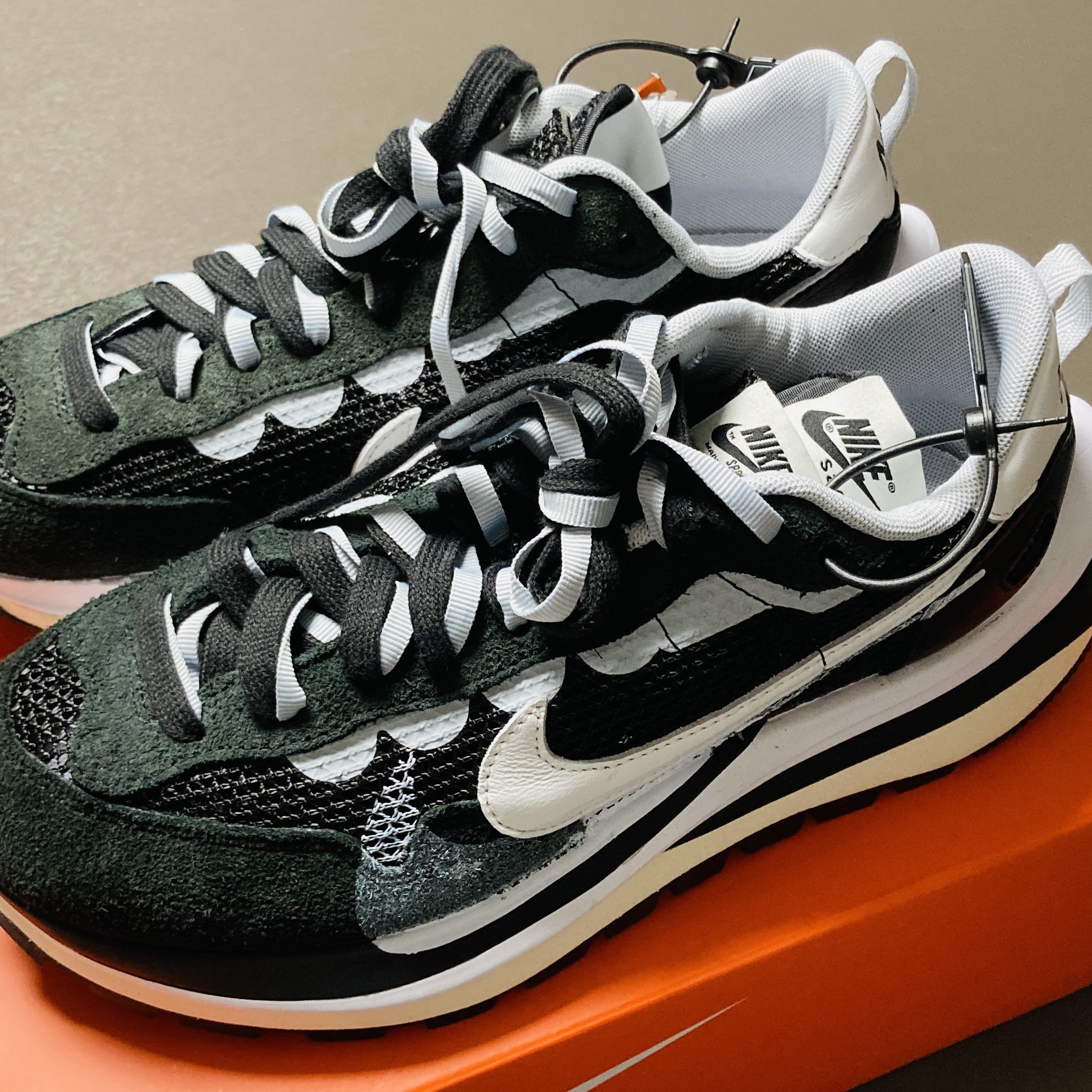 Nike x Sacai VaporWaffle Black White 착용 스타일