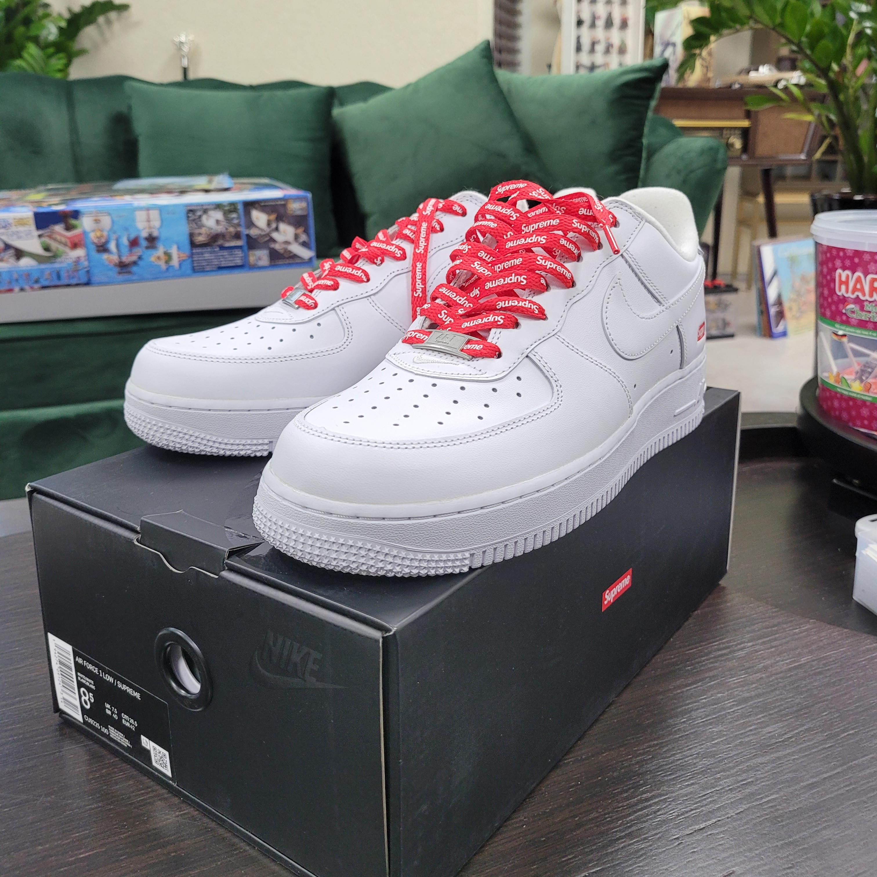 Nike x Supreme Air Force 1 Low White 착용 스타일