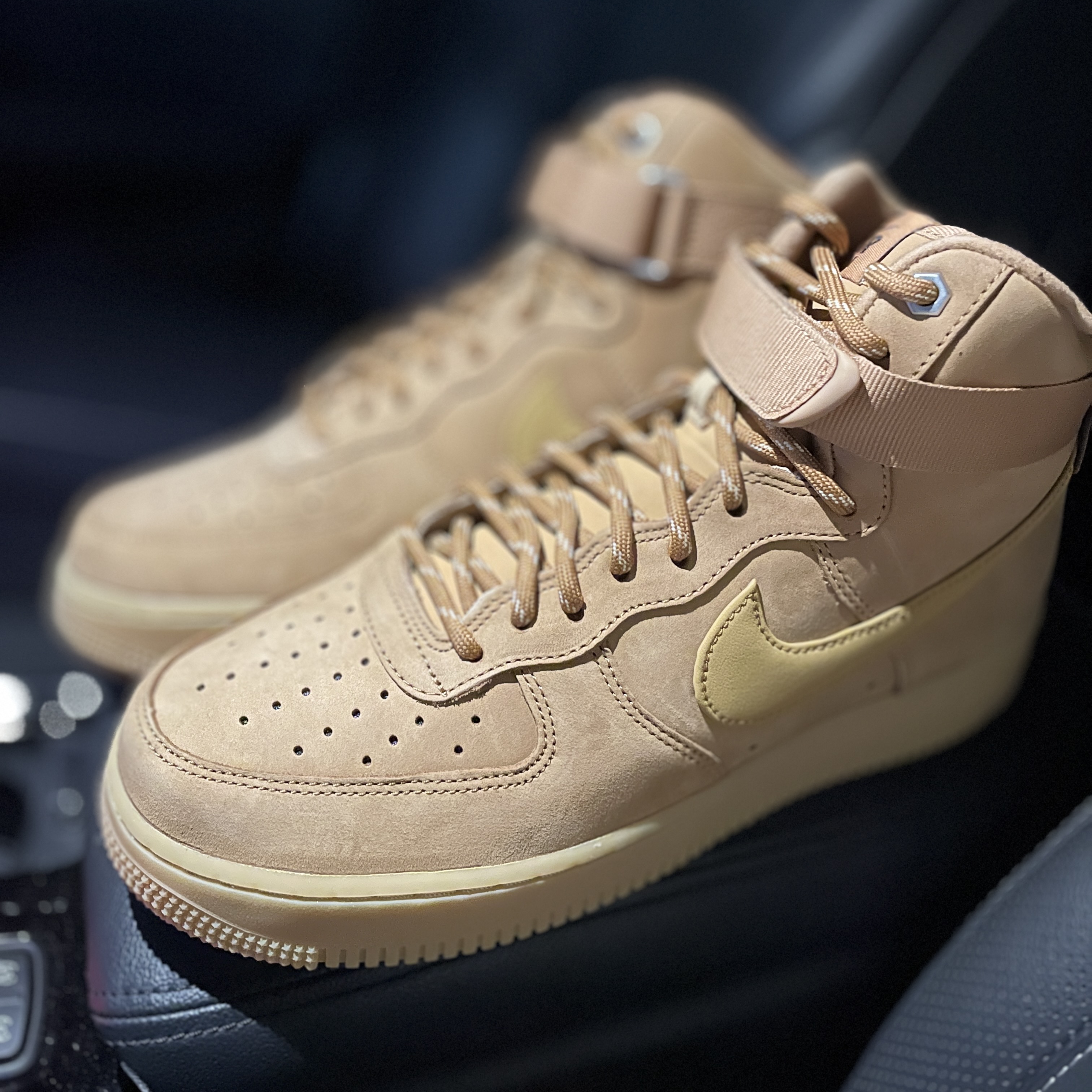 Nike Air Force 1 High Flax 착용 스타일