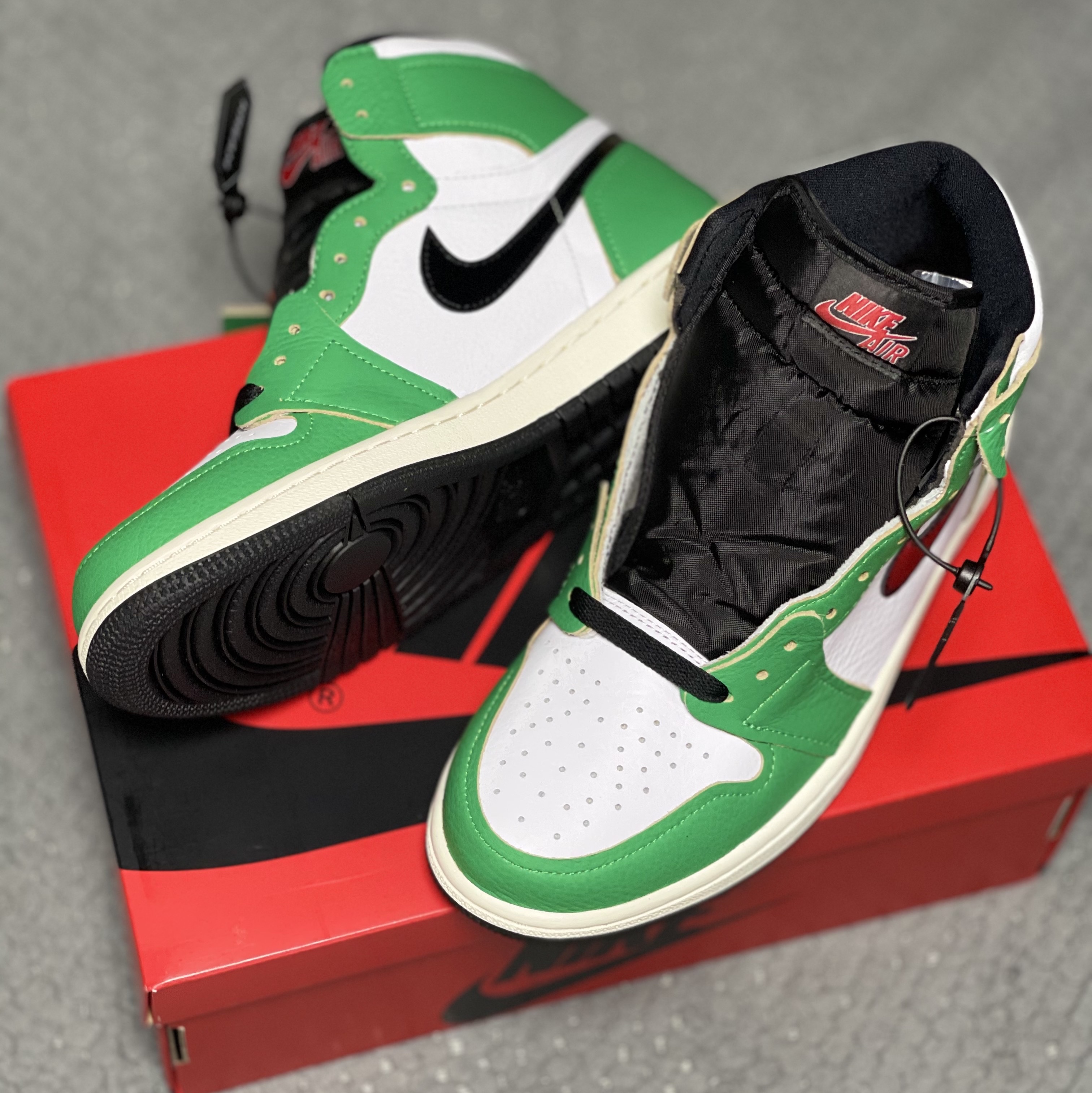 (W) Jordan 1 Retro High OG Lucky Green 착용 스타일