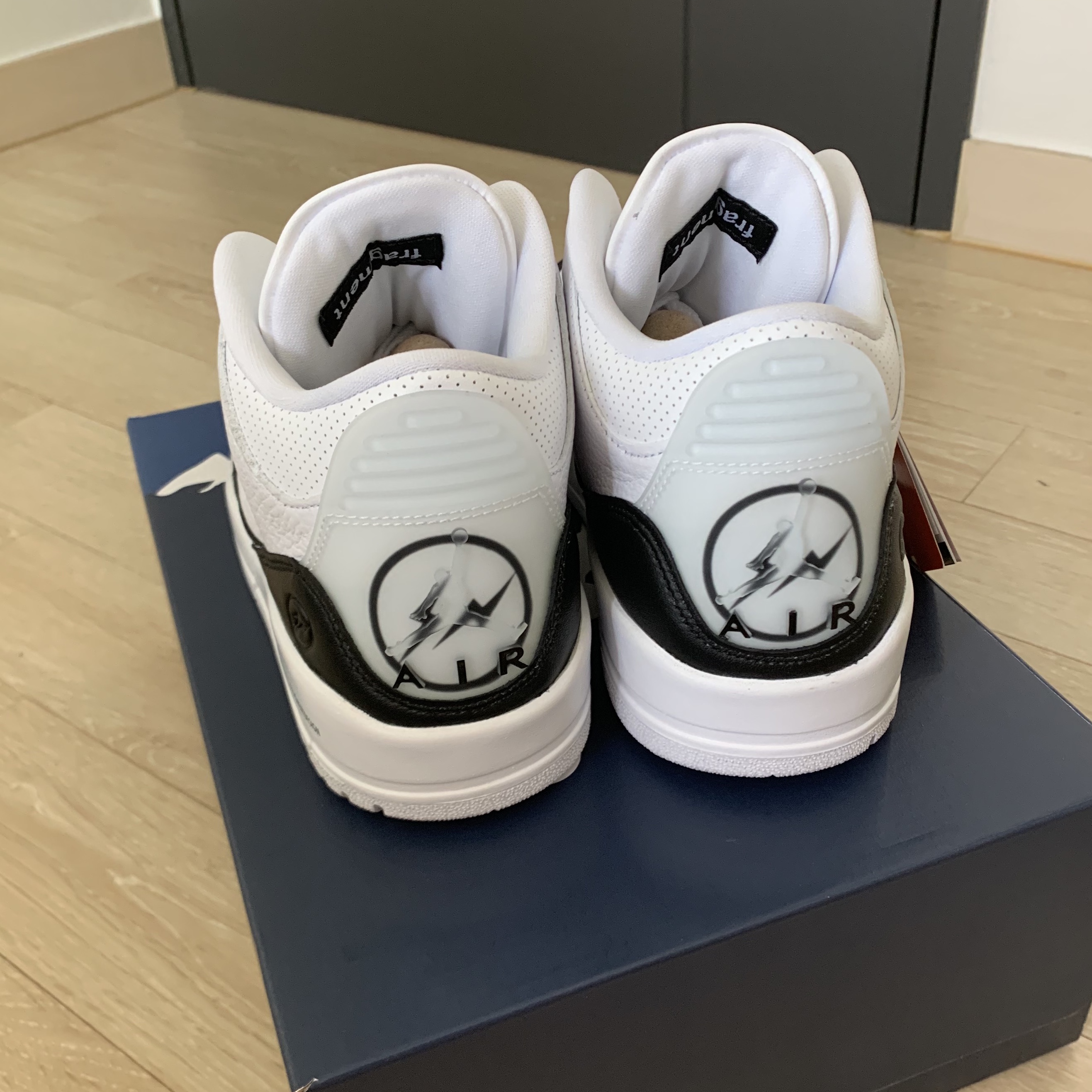 Jordan 3 x Fragment Retro SP White Black 착용 스타일 - 2