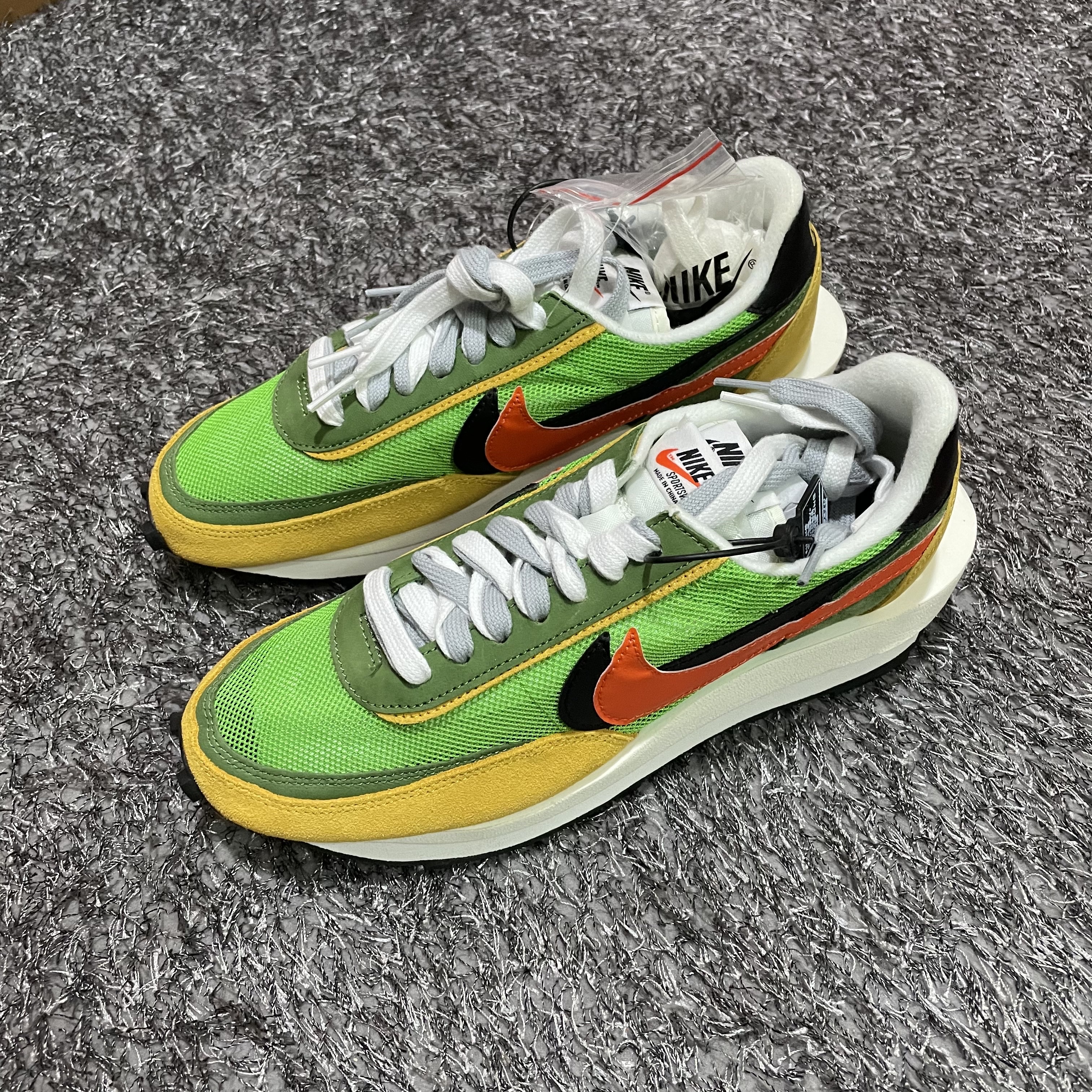 Nike x Sacai LDWaffle Green Multi 착용 스타일