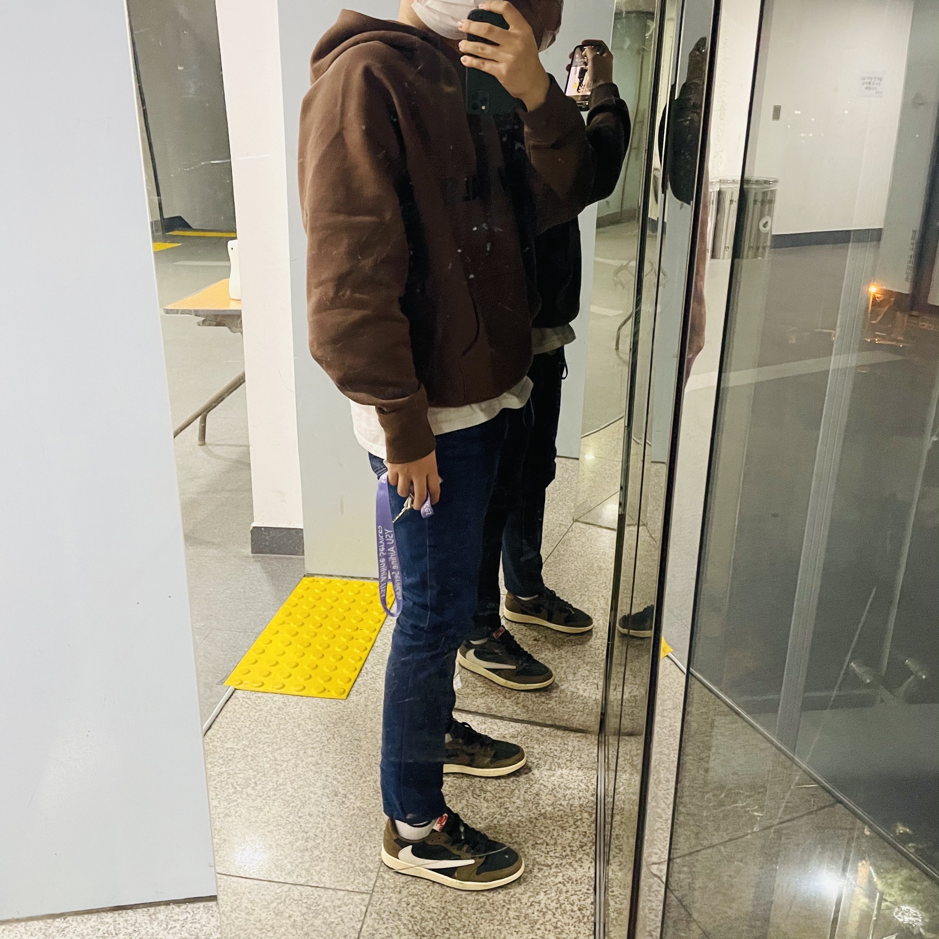 Essentials Logo Hoodie Brown/Rain Drum - Ssense Exclusive, Jordan 1 x Travis Scott Retro Low OG SP Mocha 착용 스타일