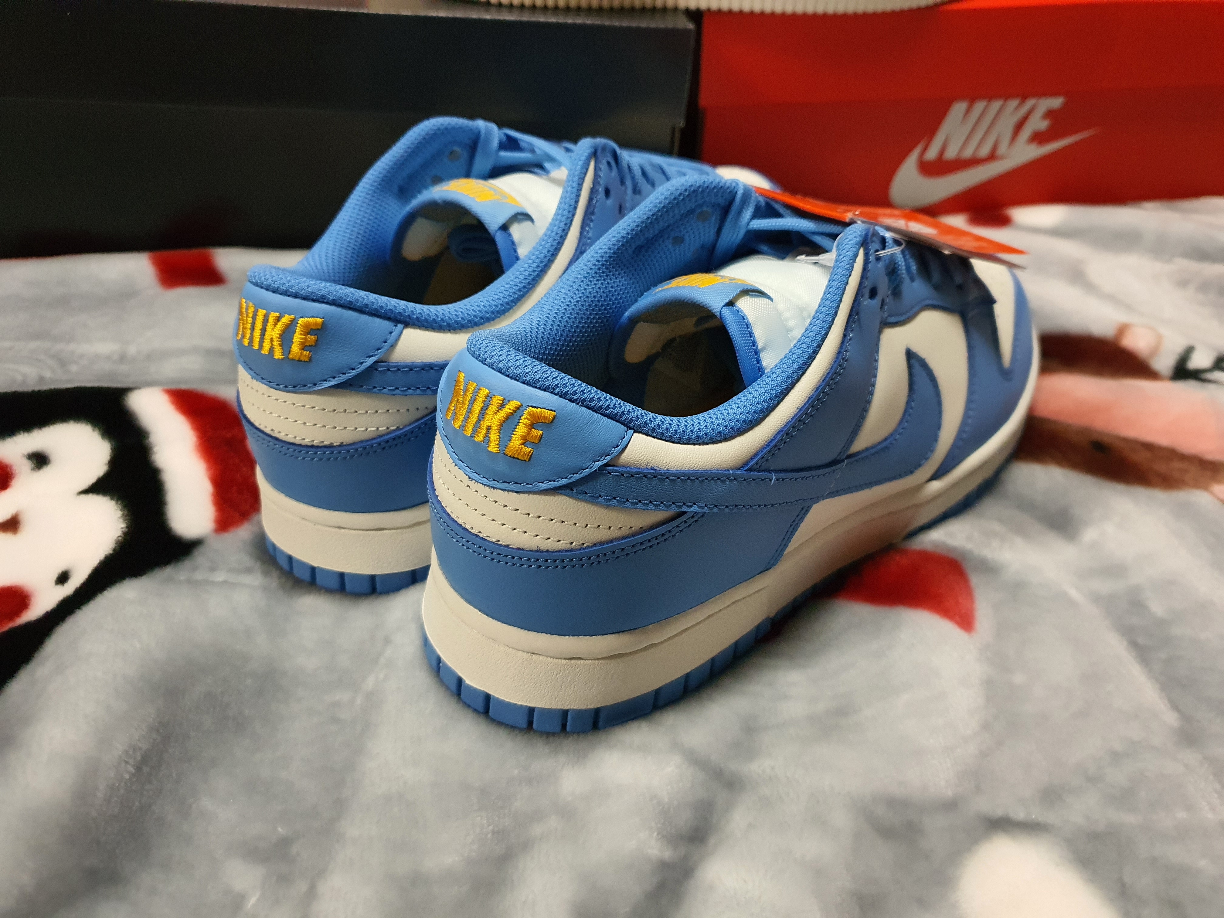 (W) Nike Dunk Low Coast, Nike Air Force 1 '07 Craft Mantra Orange 착용 스타일 - 2