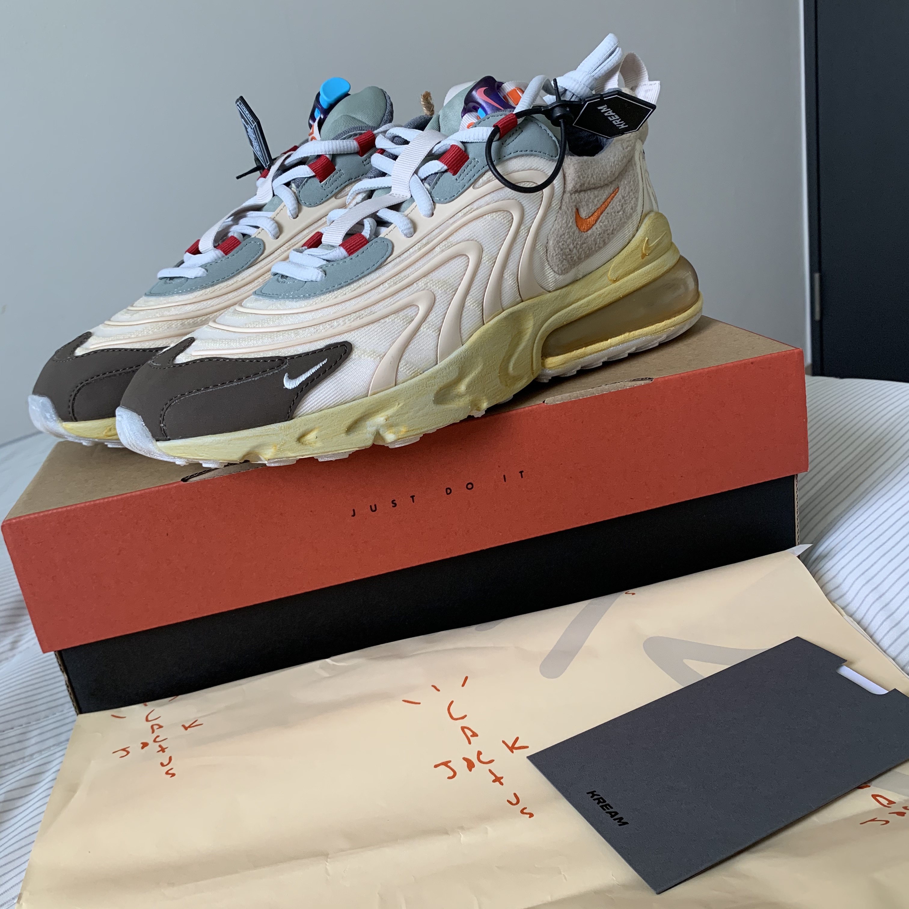 Nike x Travis Scott Air Max 270 React Cactus Trails 착용 스타일