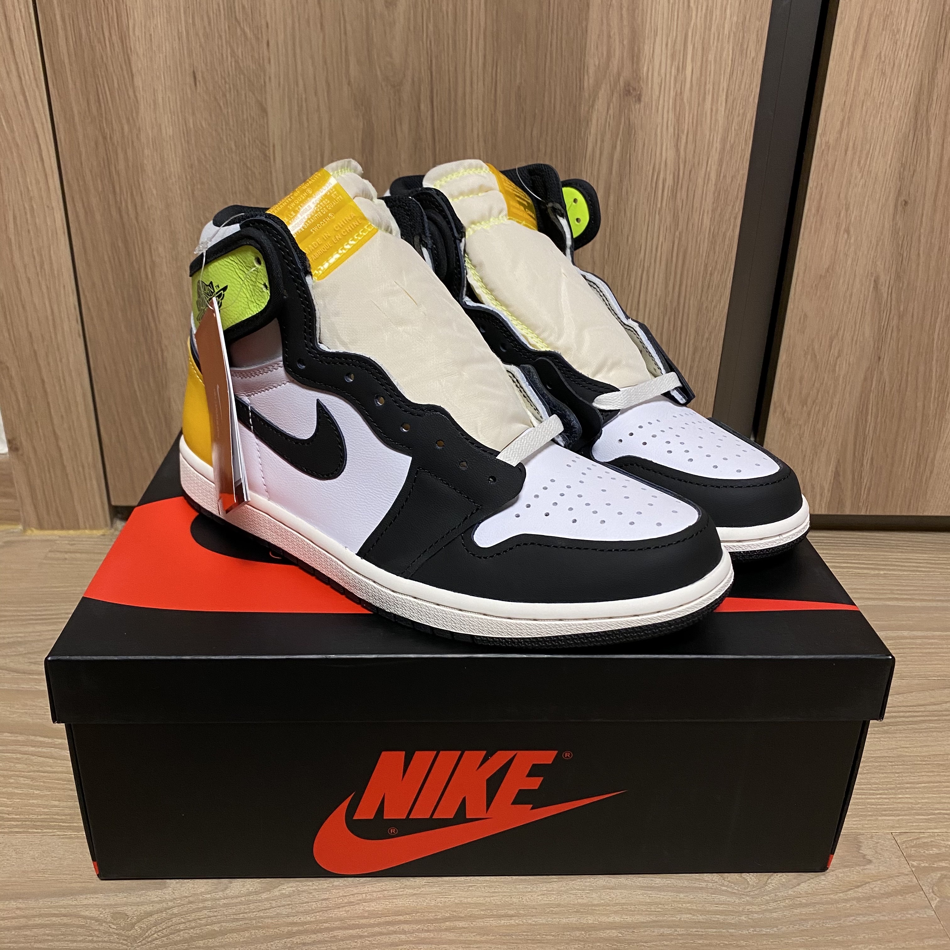 Jordan 1 Retro High OG Volt Gold 착용 스타일