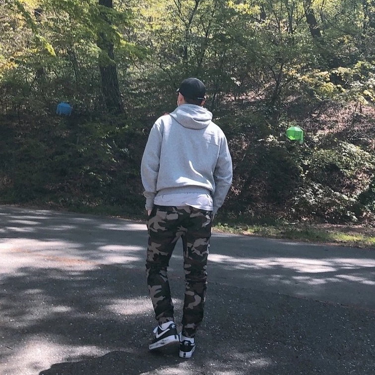 Nike x Peaceminusone Air Force 1 Low Para-Noise 착용 스타일