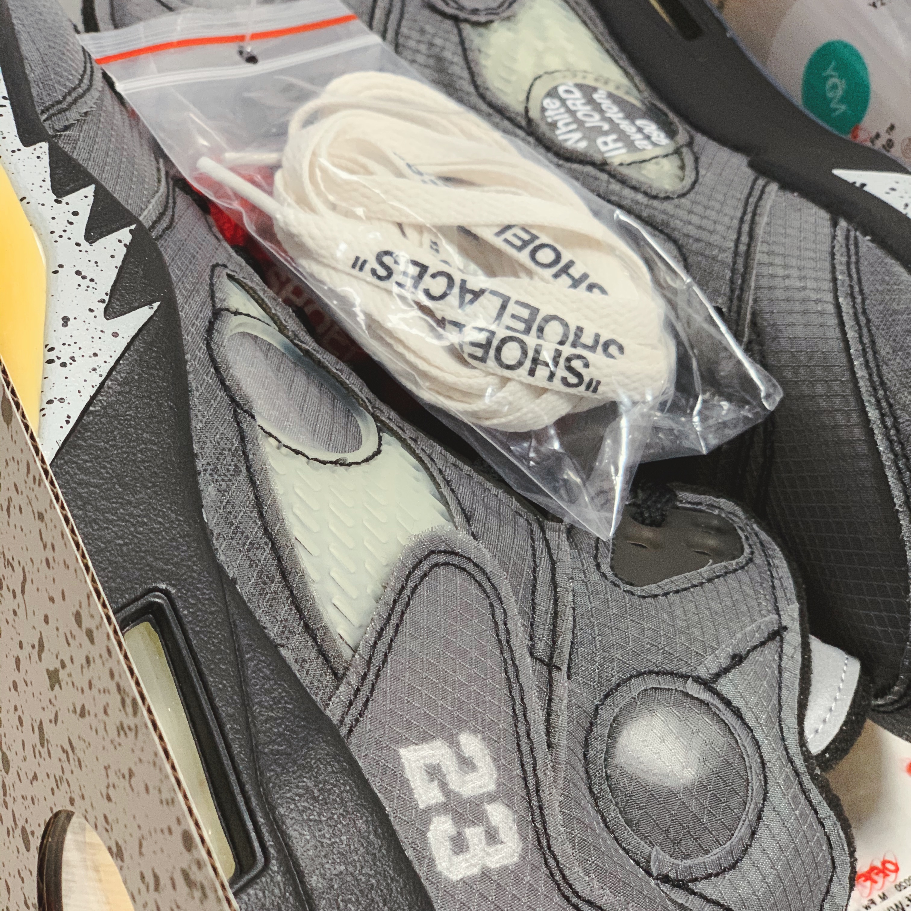 Jordan 5 x Off-White Retro SP Black Muslin 착용 스타일 - 3